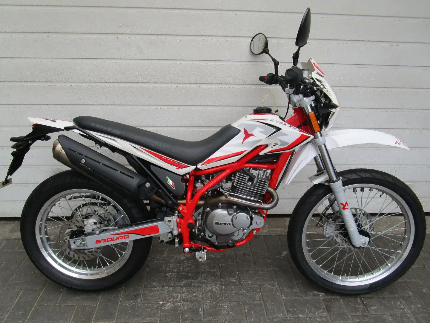 Beta Alp 200 3050 km    Neuzustand Blanco - 1