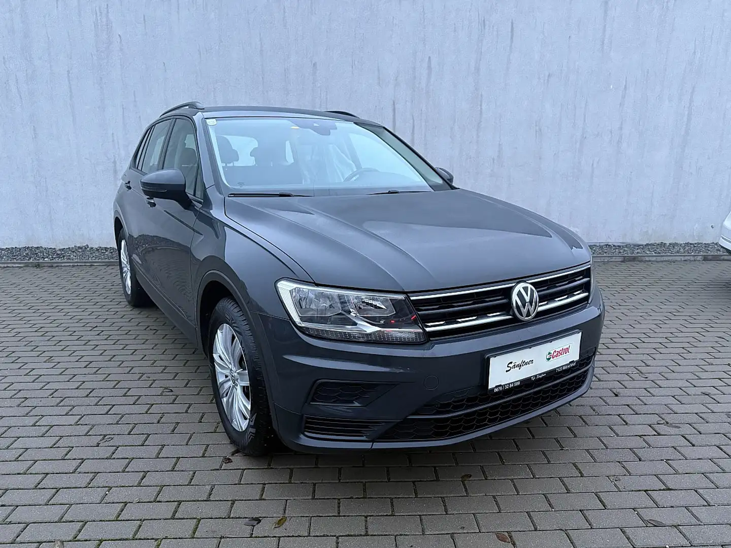 Volkswagen Tiguan 1,4 TSI Trendline Grau - 1