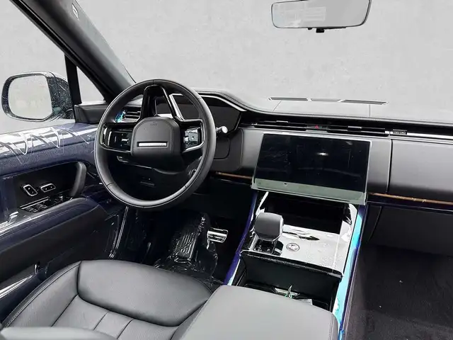 Land Rover Range Rover Sport view 4