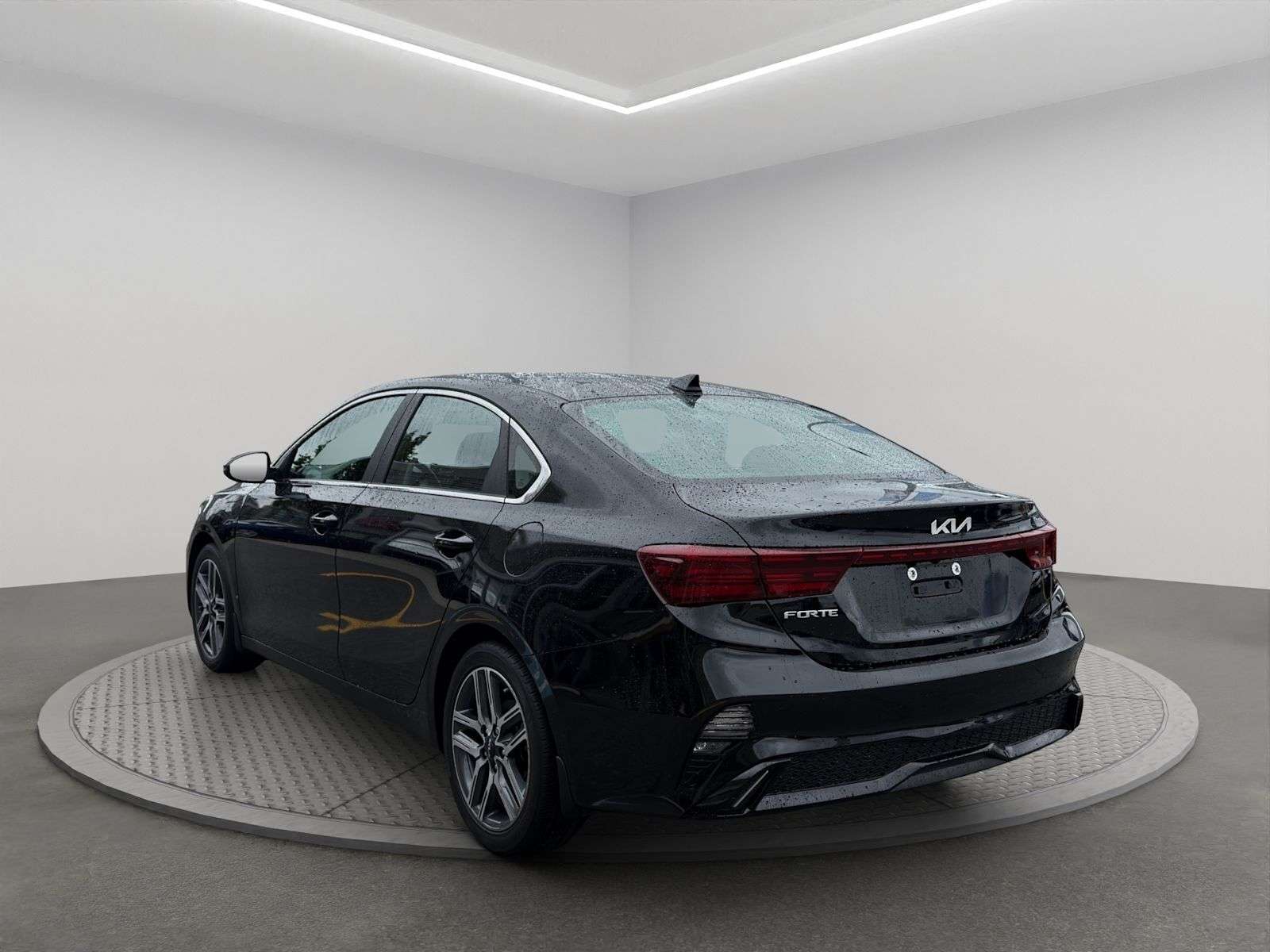 2024 Kia Forte EX+ / LOCAL / ONE OWNER / NO ACCIDENTS — снимка 1