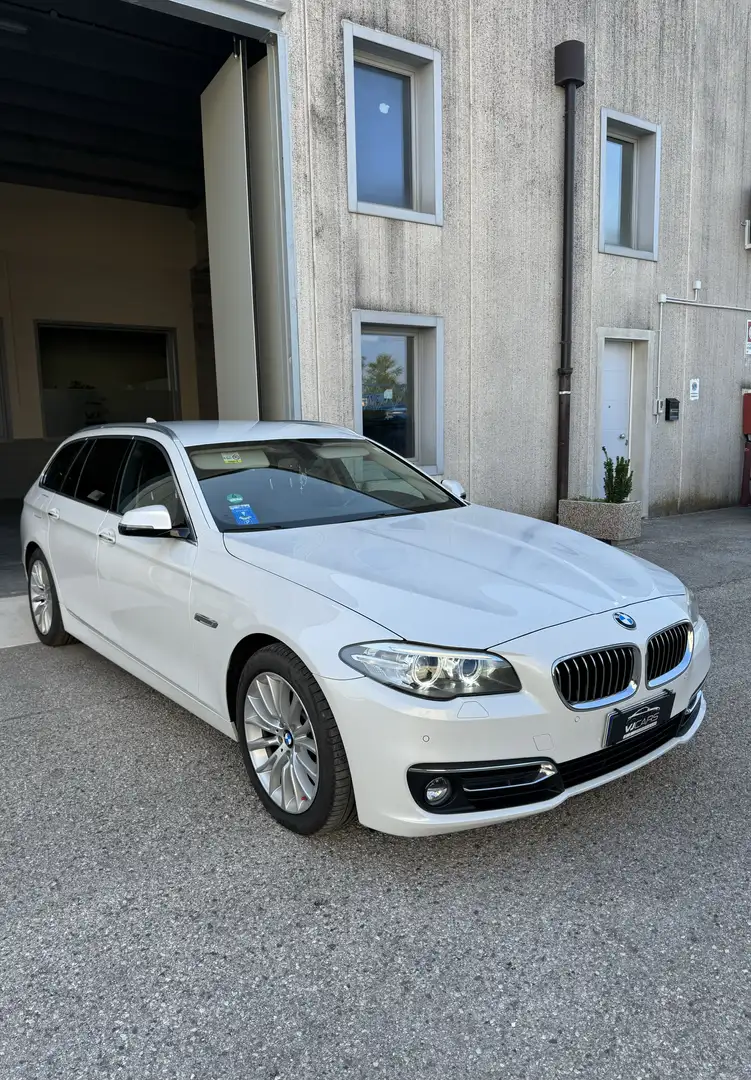 BMW 520 520d Touring xdrive Luxury 190cv auto - 1