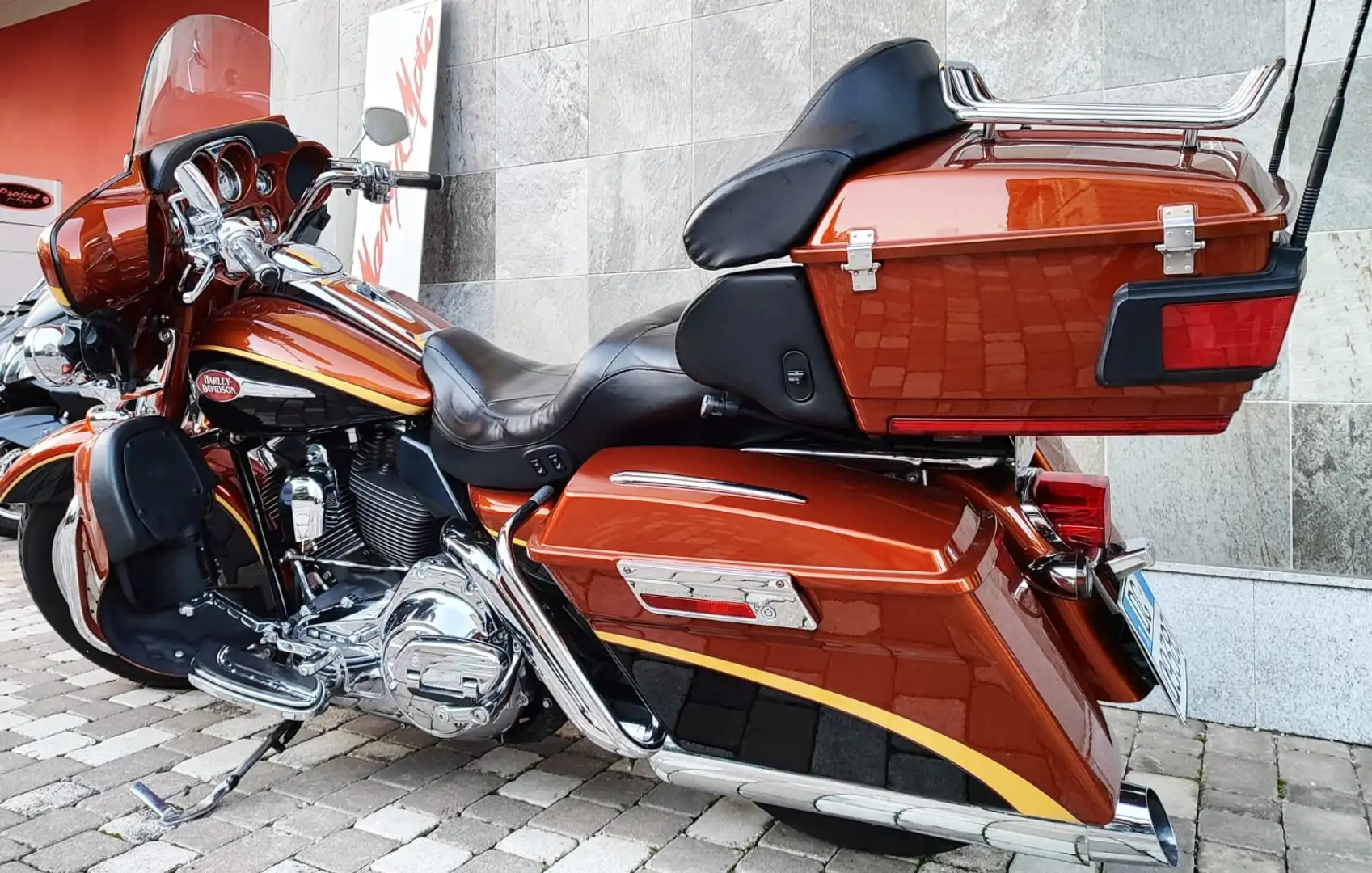 Harley-Davidson Electra Glide Arancione - 1