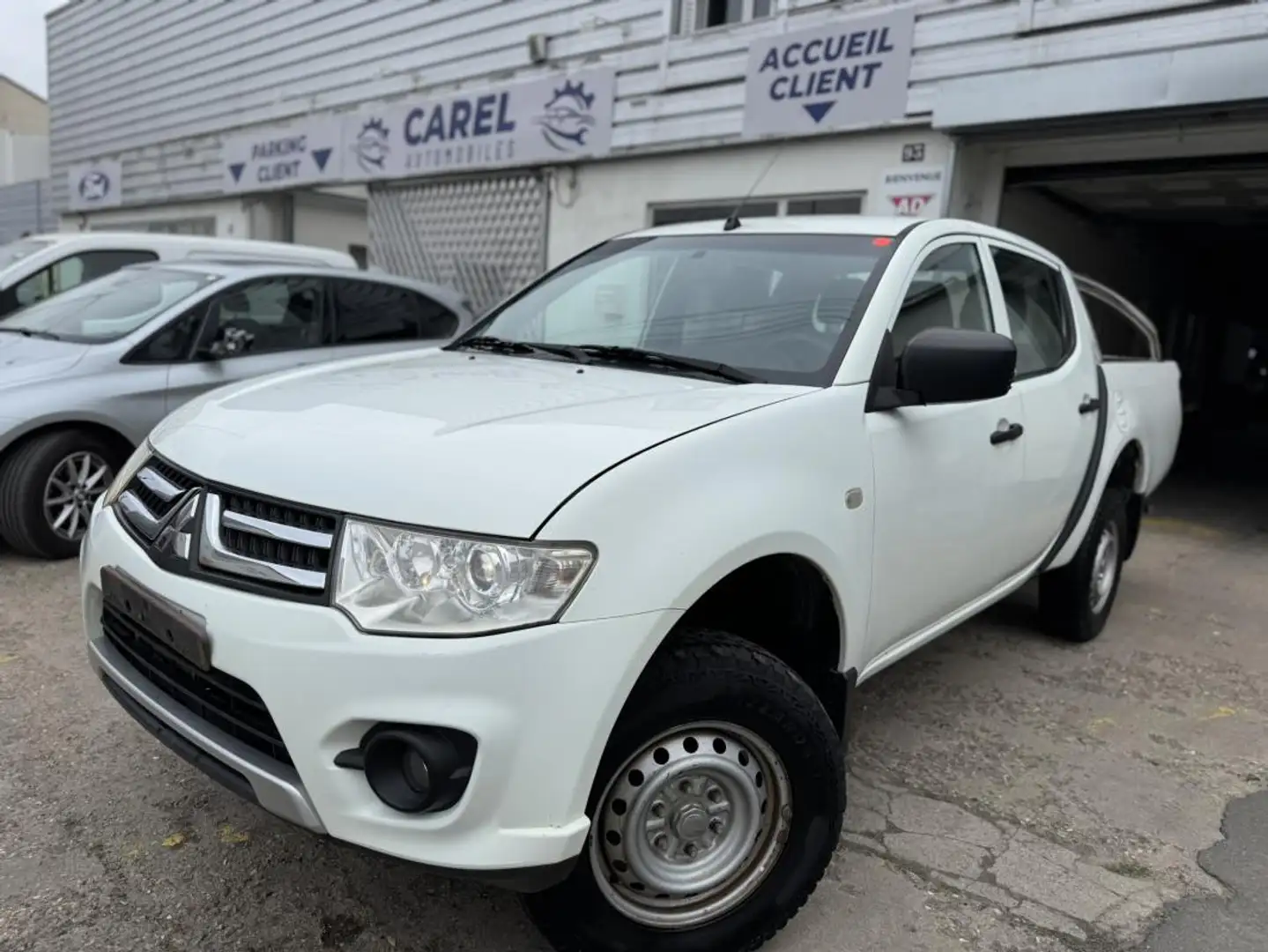 Mitsubishi L200 2.5 DOUBLE CABINE 136 4X4 Blanc - 2