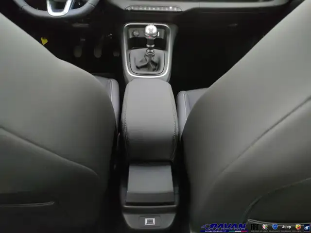 Jeep Avenger view 14