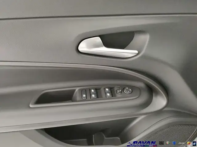 Jeep Avenger view 9