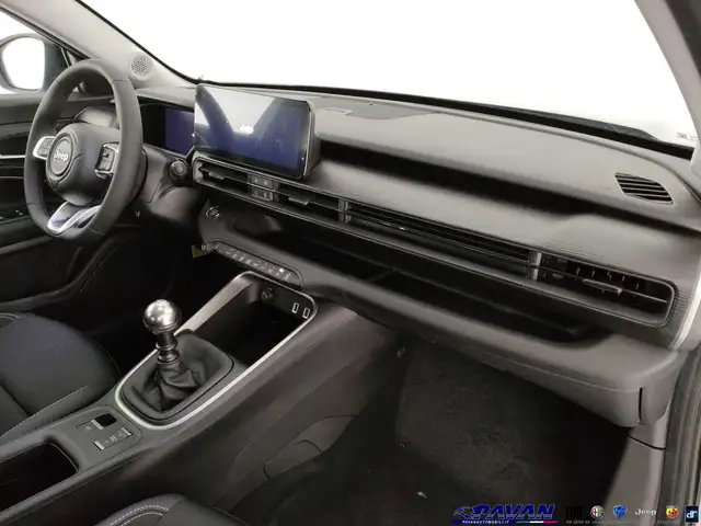 Jeep Avenger view 7