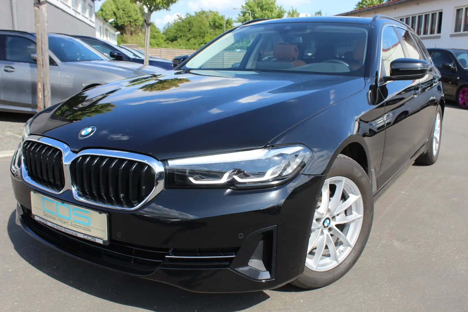 BMW 520 d Tour. +PANORAMAD.+Sportsitz+S-LEDER+DAB+Kamera Schwarz - 1