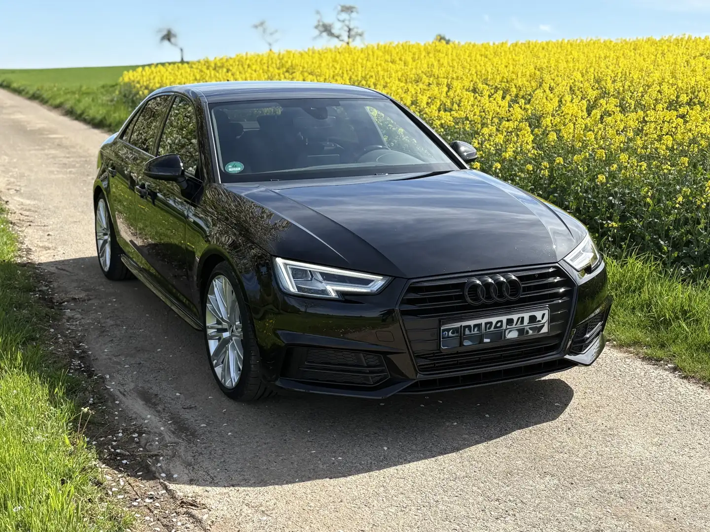Audi A4 sport ultra Schwarz - 2