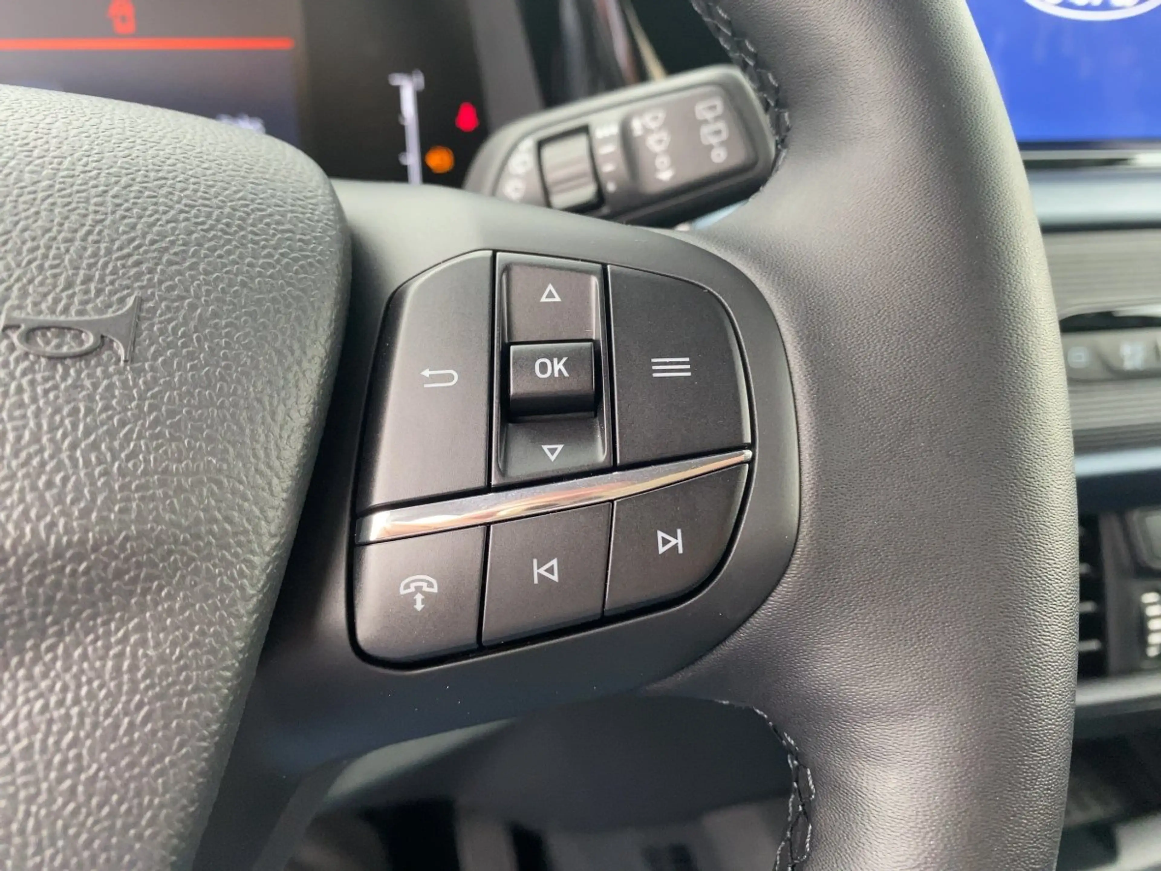 Ford Tourneo Courier Active SHZ*RFK*ACC*Apple*Navi*DAB — photo 10