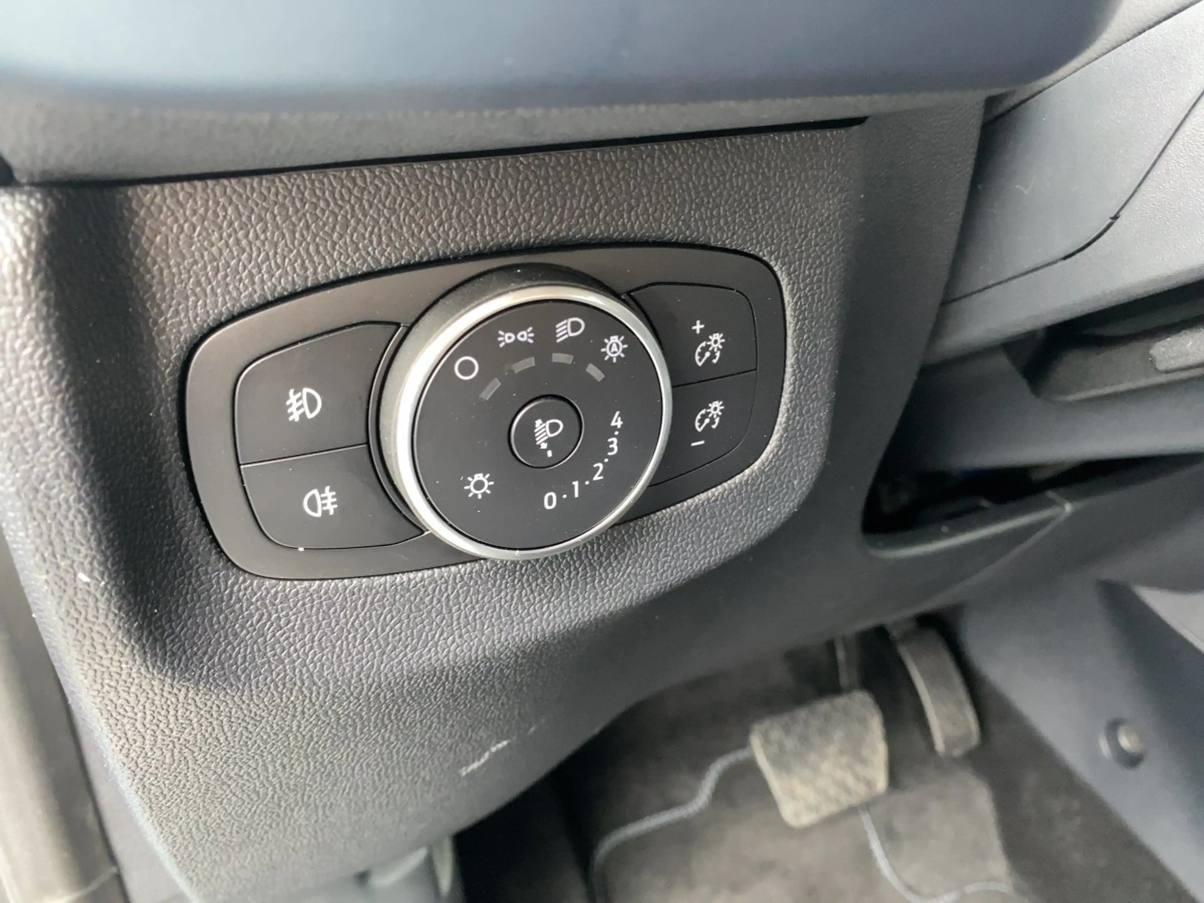 Ford Tourneo Courier Active SHZ*RFK*ACC*Apple*Navi*DAB — photo 7