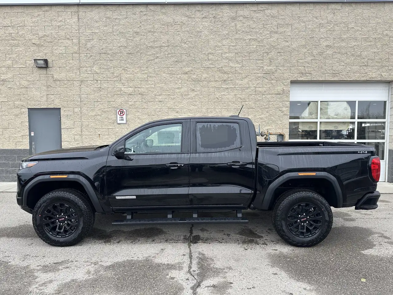 GMC Canyon снимка GMC Canyon