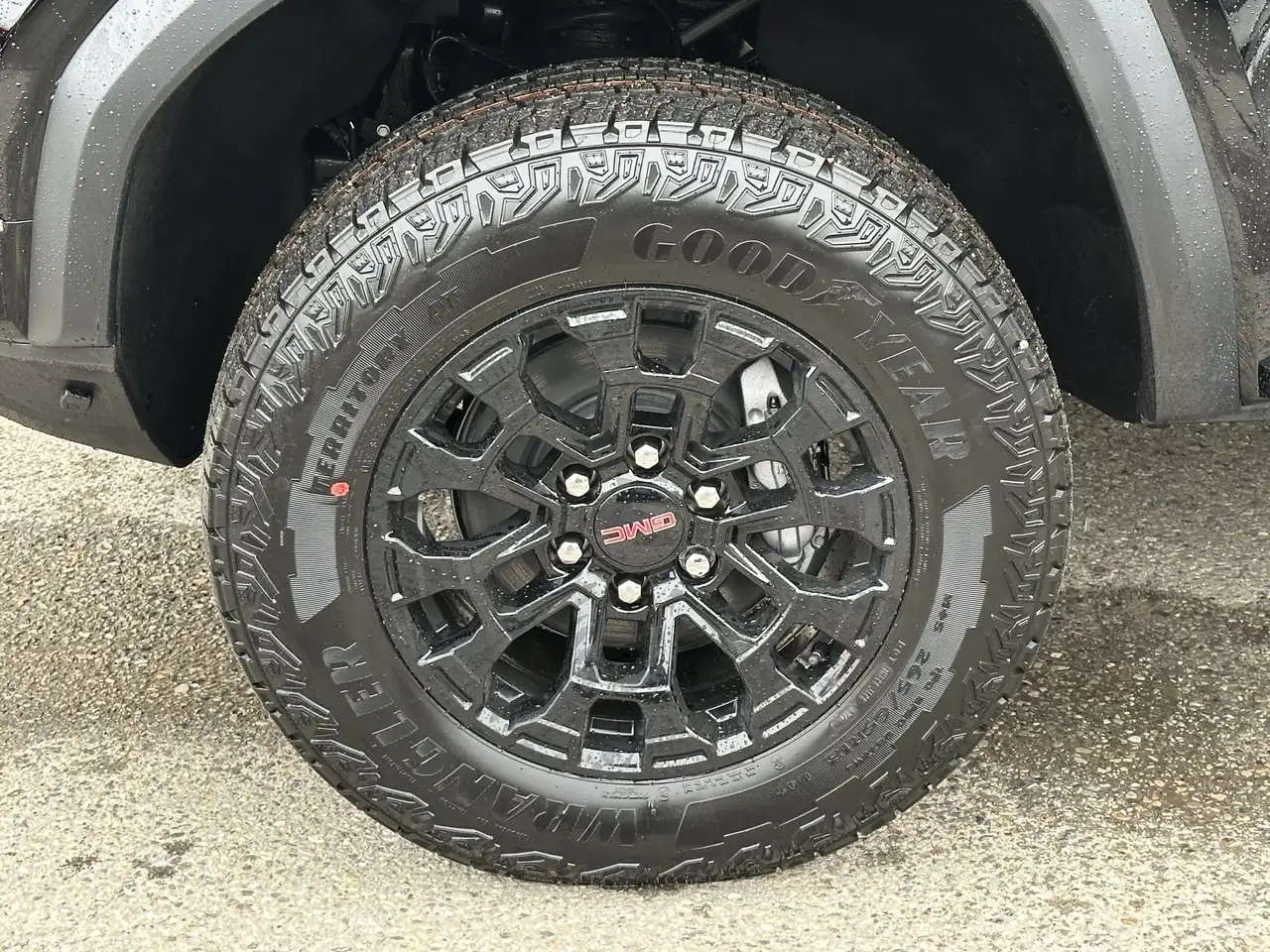 GMC Canyon снимка GMC Canyon