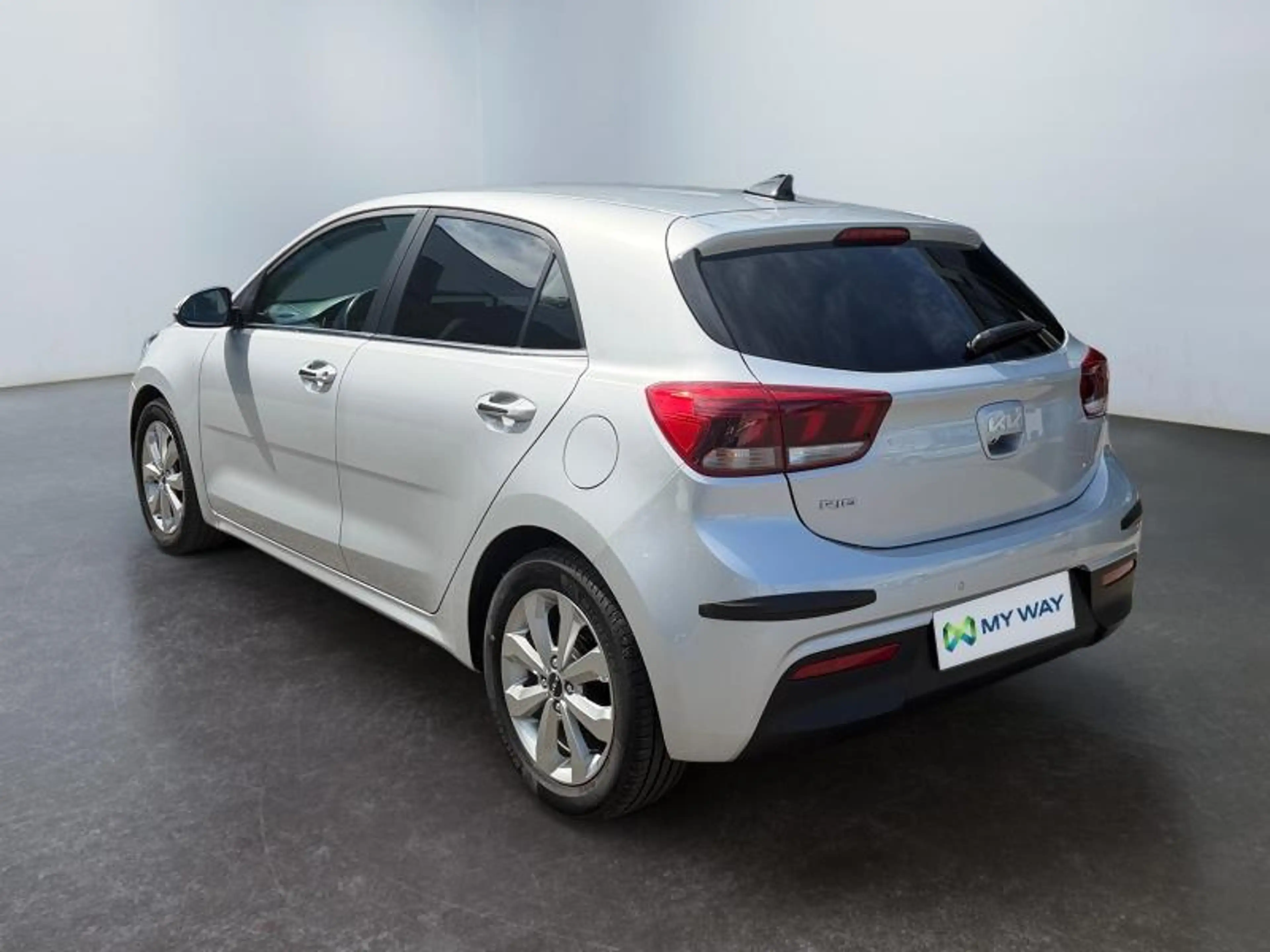 Kia Rio Rio | 1.2 essence 83 cv | GPS | Camera | Clim | Ca — photo 3