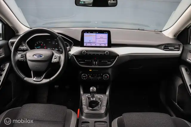 Ford Focus view 3