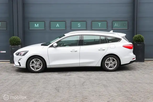 Ford Focus view 14
