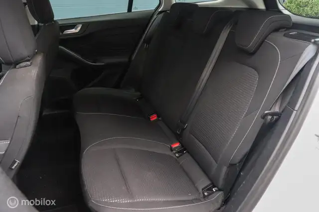 Ford Focus view 7