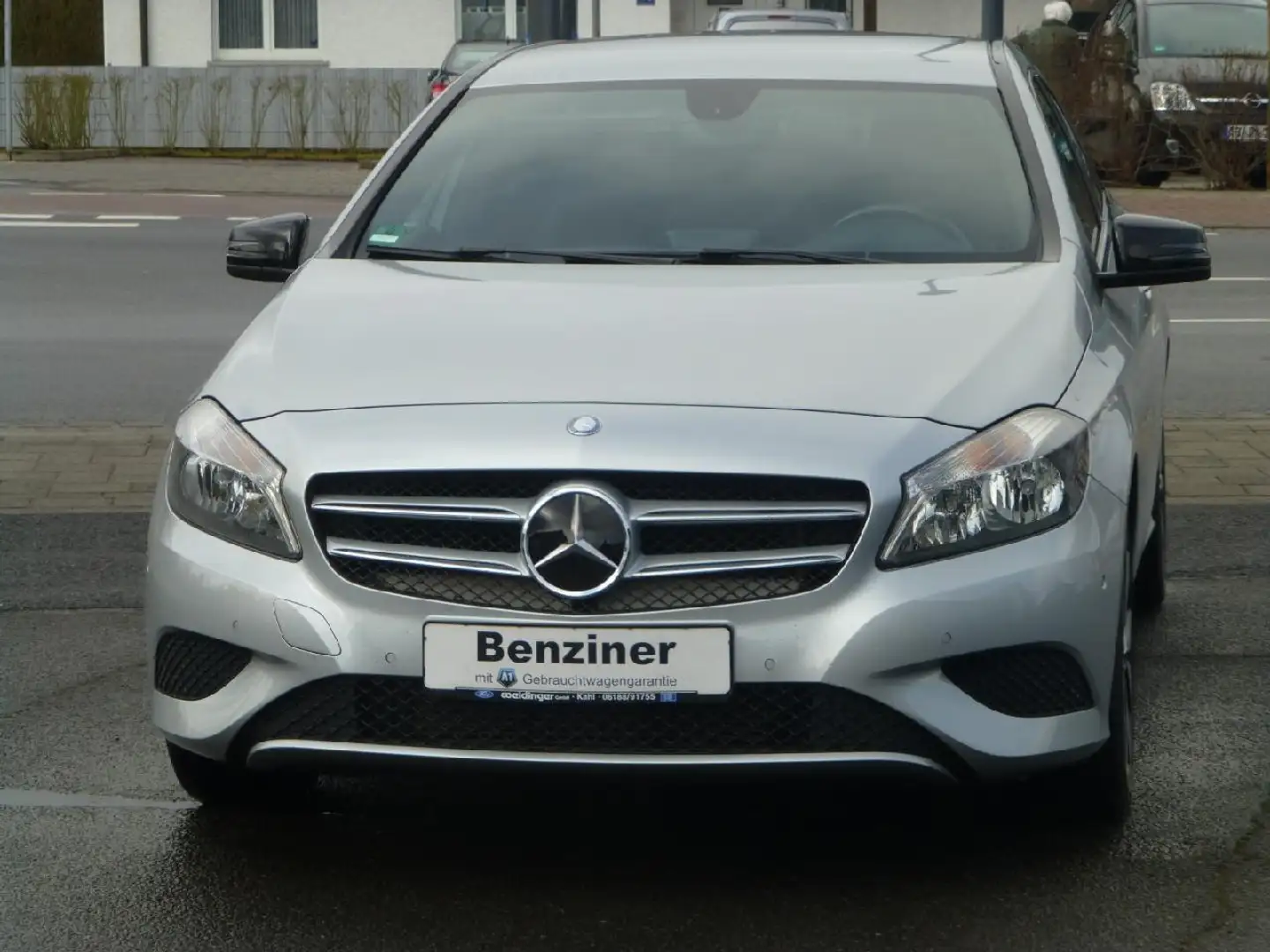 Mercedes-Benz A 180 A 180 BlueEfficiency, Klima, Navi Silber - 1