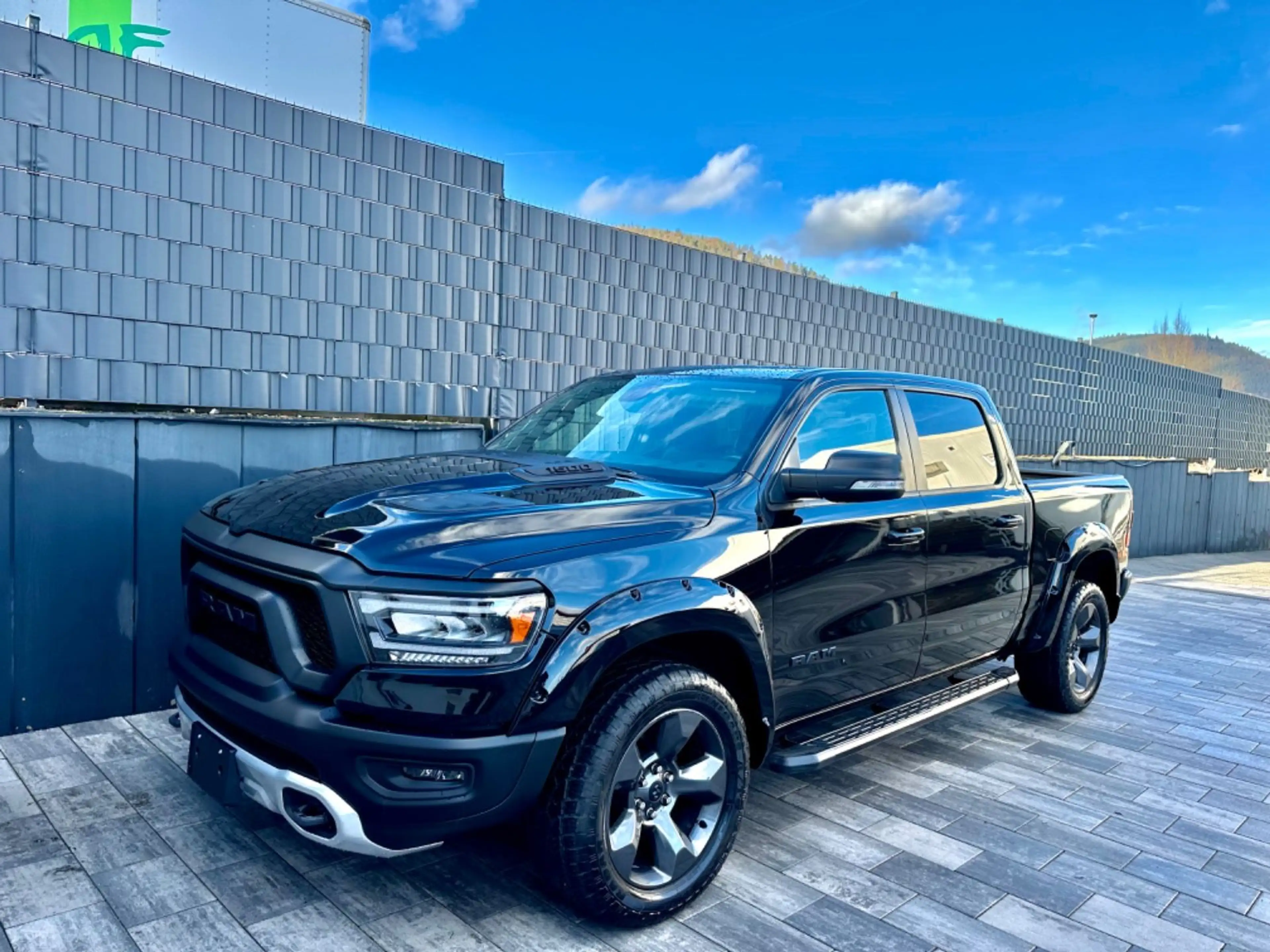 Dodge RAM 5,7 V8 WIDEBODY-OEM REBEL-OFFROAD-EDITION — photo 3