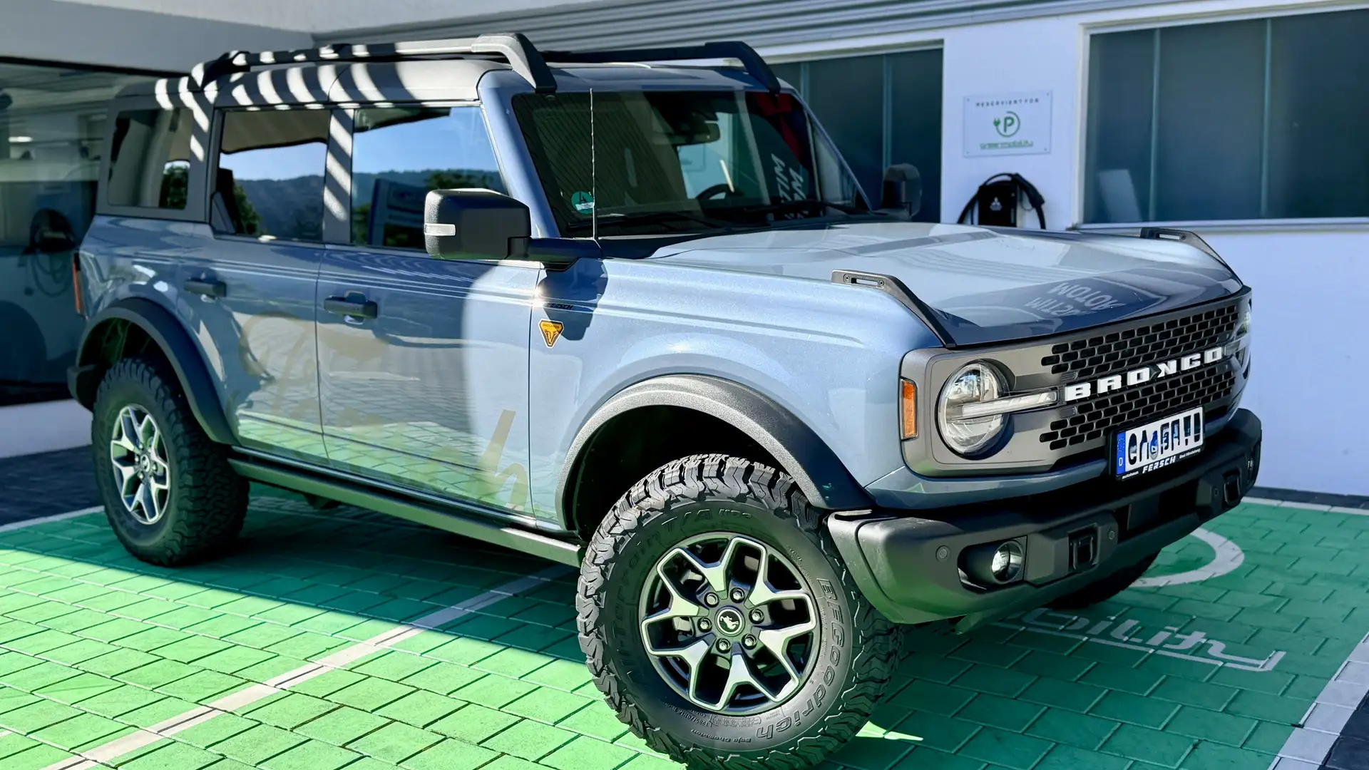 Ford Bronco Badlands e-4WD m. Navi SYNC 4 uvm. Grau - 1