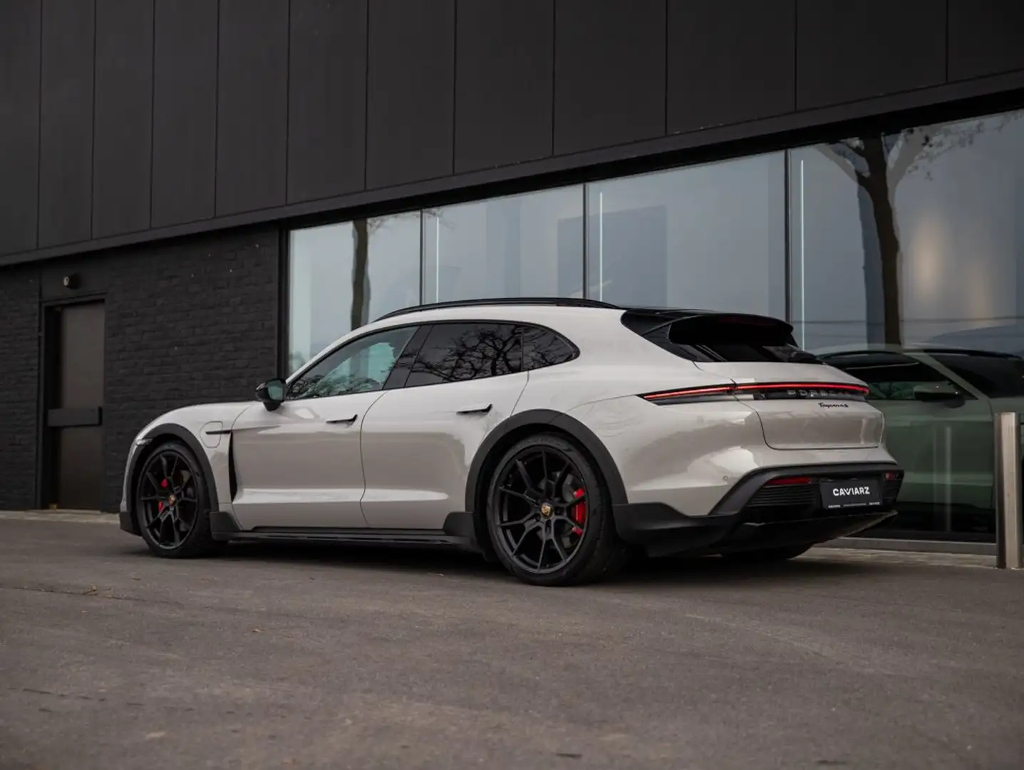 Porsche Taycan 4S CROSS OFFR.DES/BATT+/CHRO/PANO/AIR/DISPL/BOSE Gris - 2