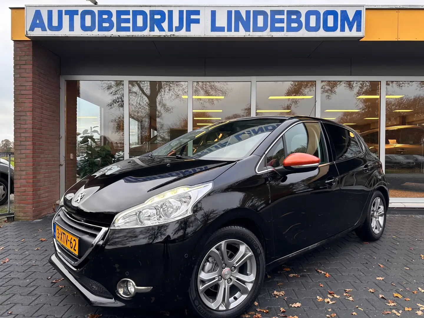 Peugeot 208 1.2 Automaat Roland Garros,panoramadak,Trekhaak,le Чорний - 1