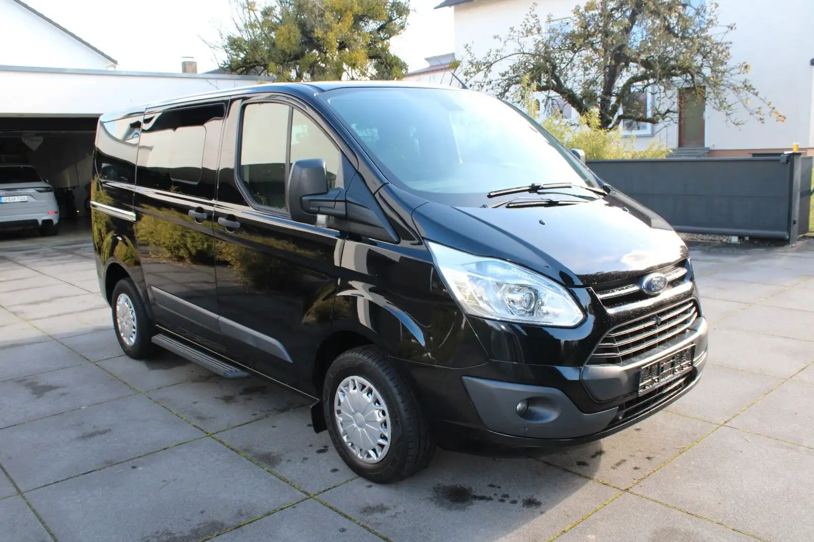 Ford Tourneo Custom *9-SITZER/TEMPO/NAV/KLIMA/AHK* Schwarz - 2