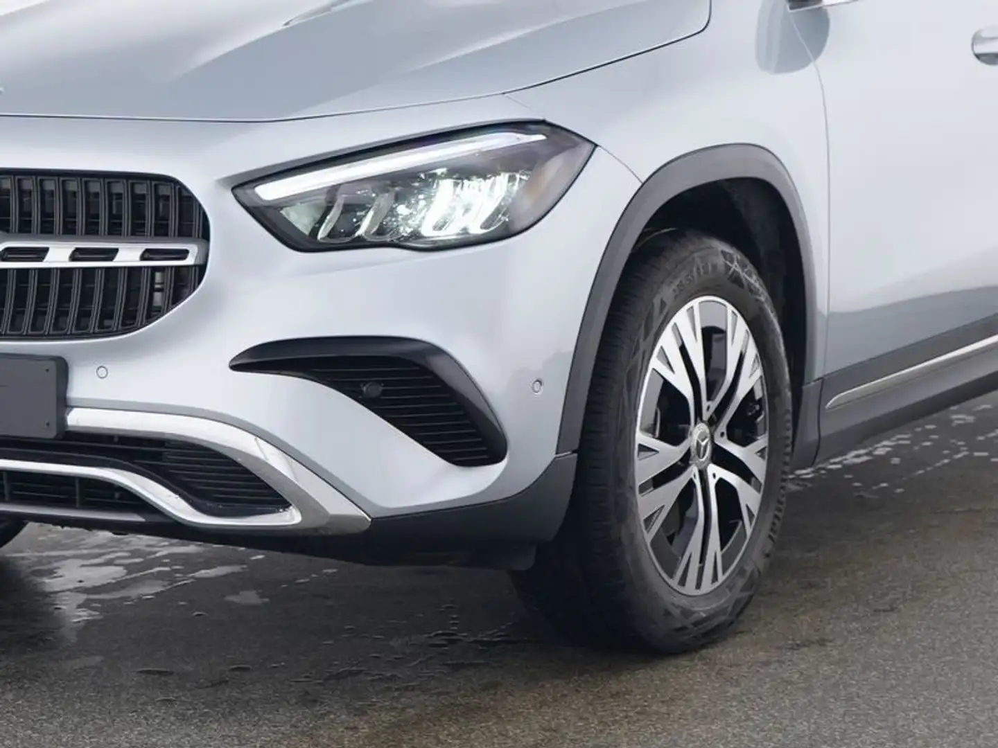 Mercedes-Benz GLA 200 Progressive-Advanced/LED/Kamera/MBUX Silber - 2