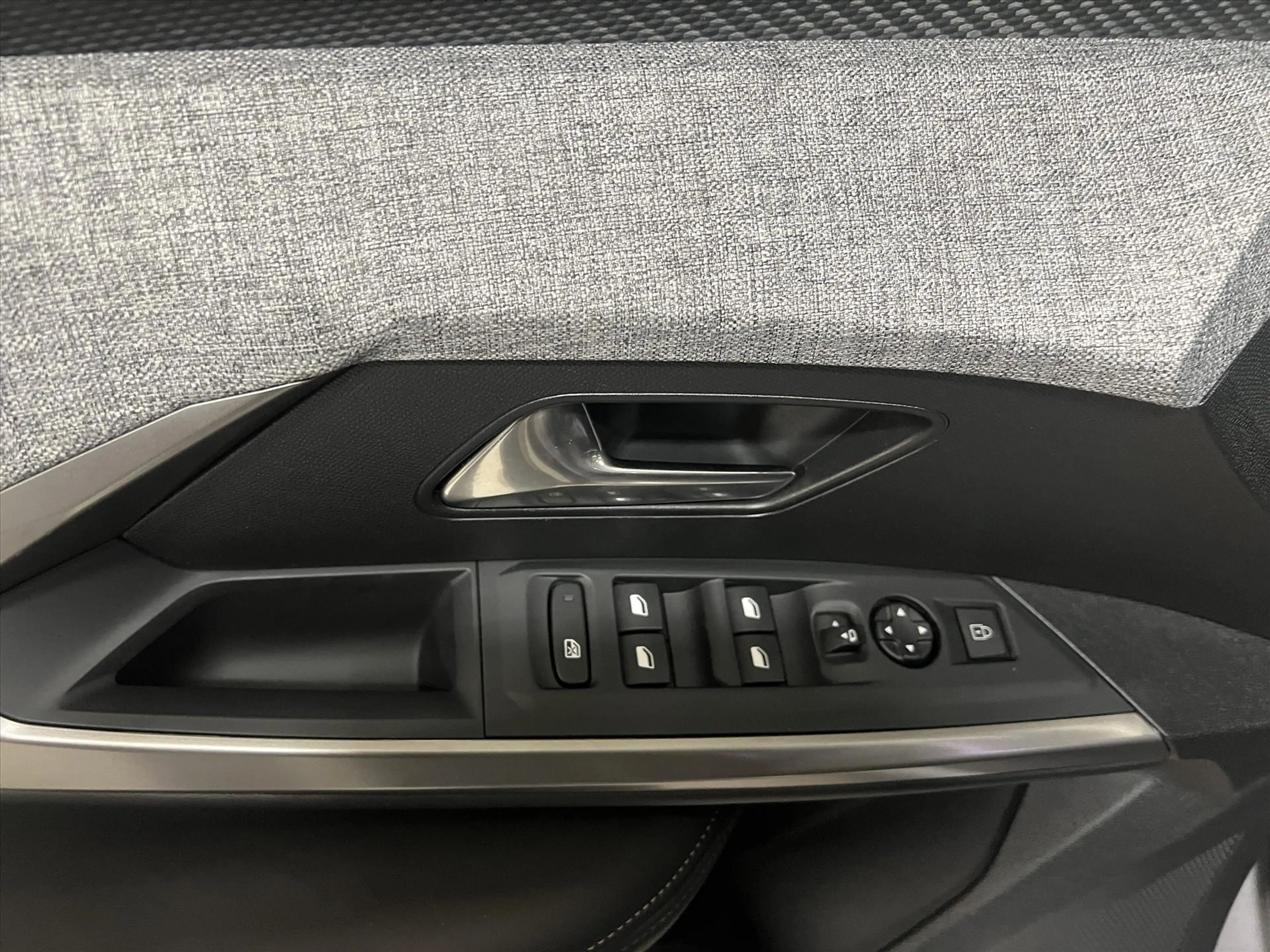 Peugeot 3008 1.2 HYBRID 145pk e-DCS6 Allure — photo 11
