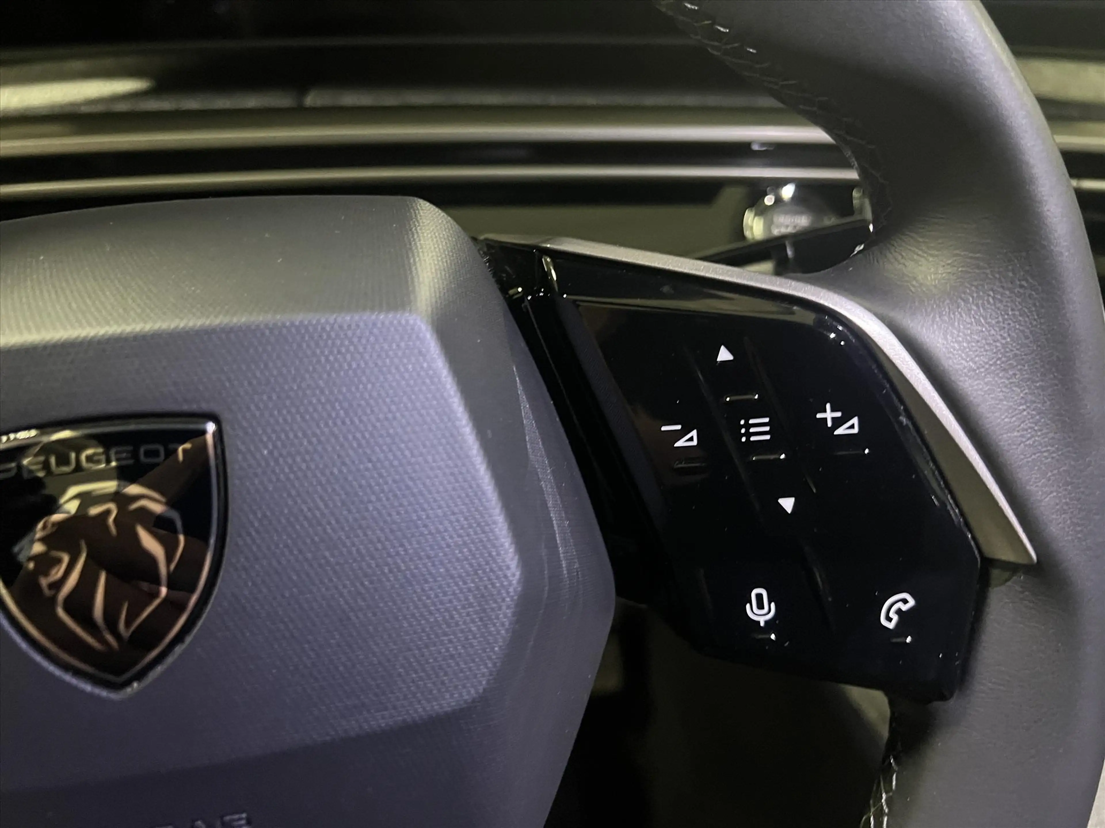 Peugeot 3008 1.2 HYBRID 145pk e-DCS6 Allure — photo 10