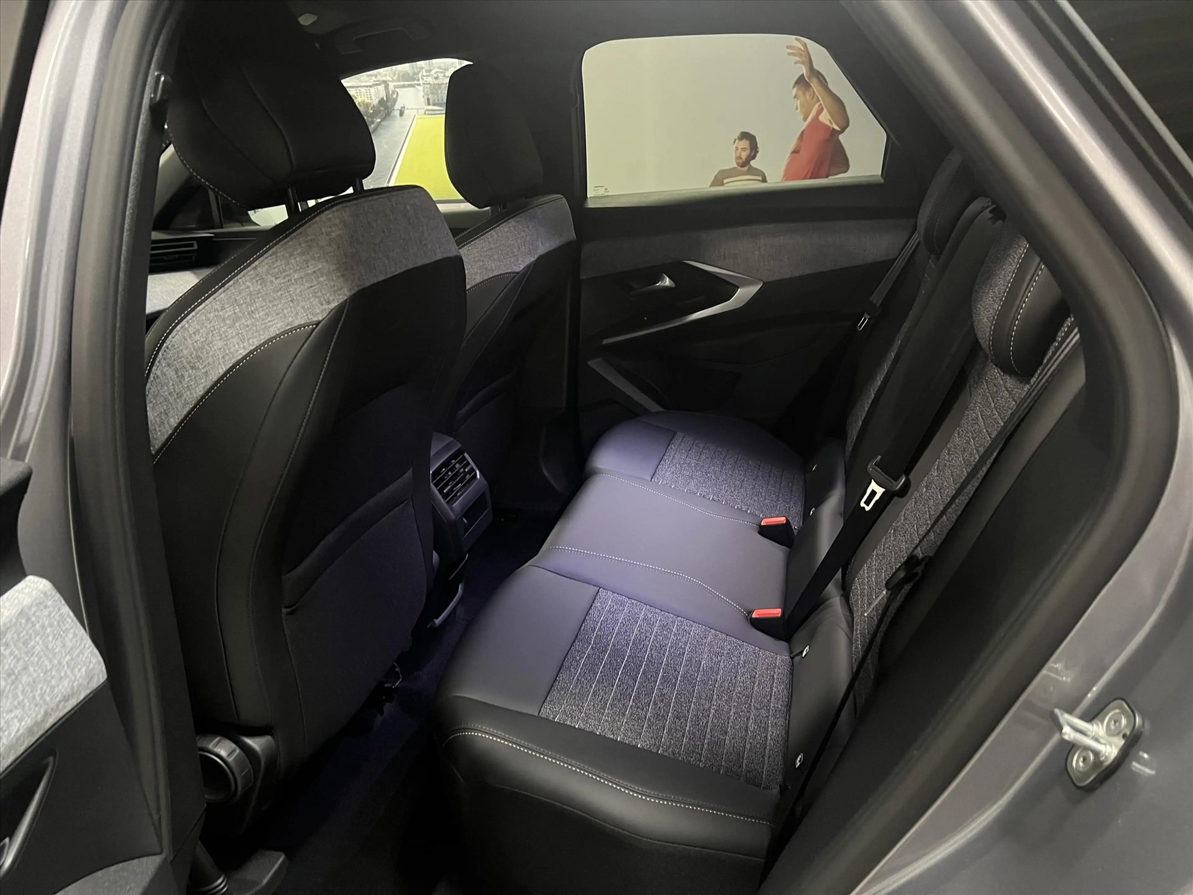 Peugeot 3008 1.2 HYBRID 145pk e-DCS6 Allure — photo 6