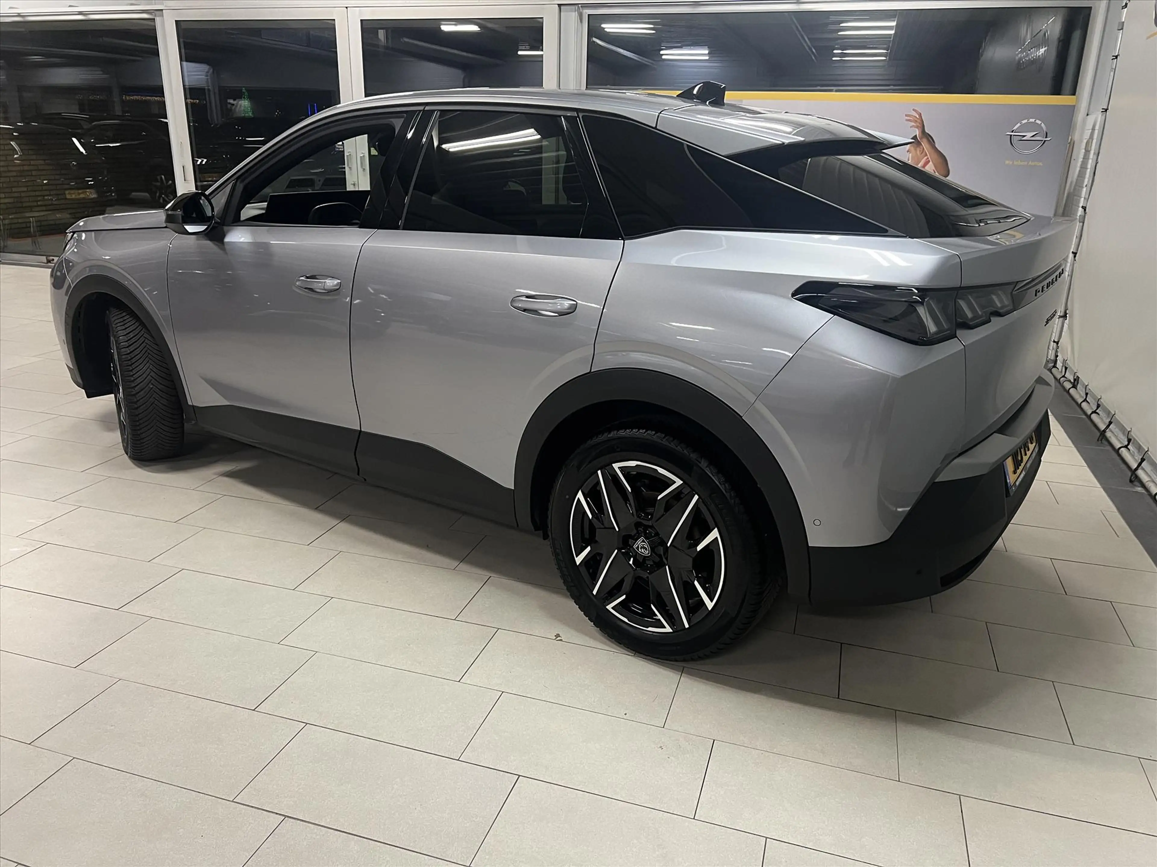 Peugeot 3008 1.2 HYBRID 145pk e-DCS6 Allure — photo 3