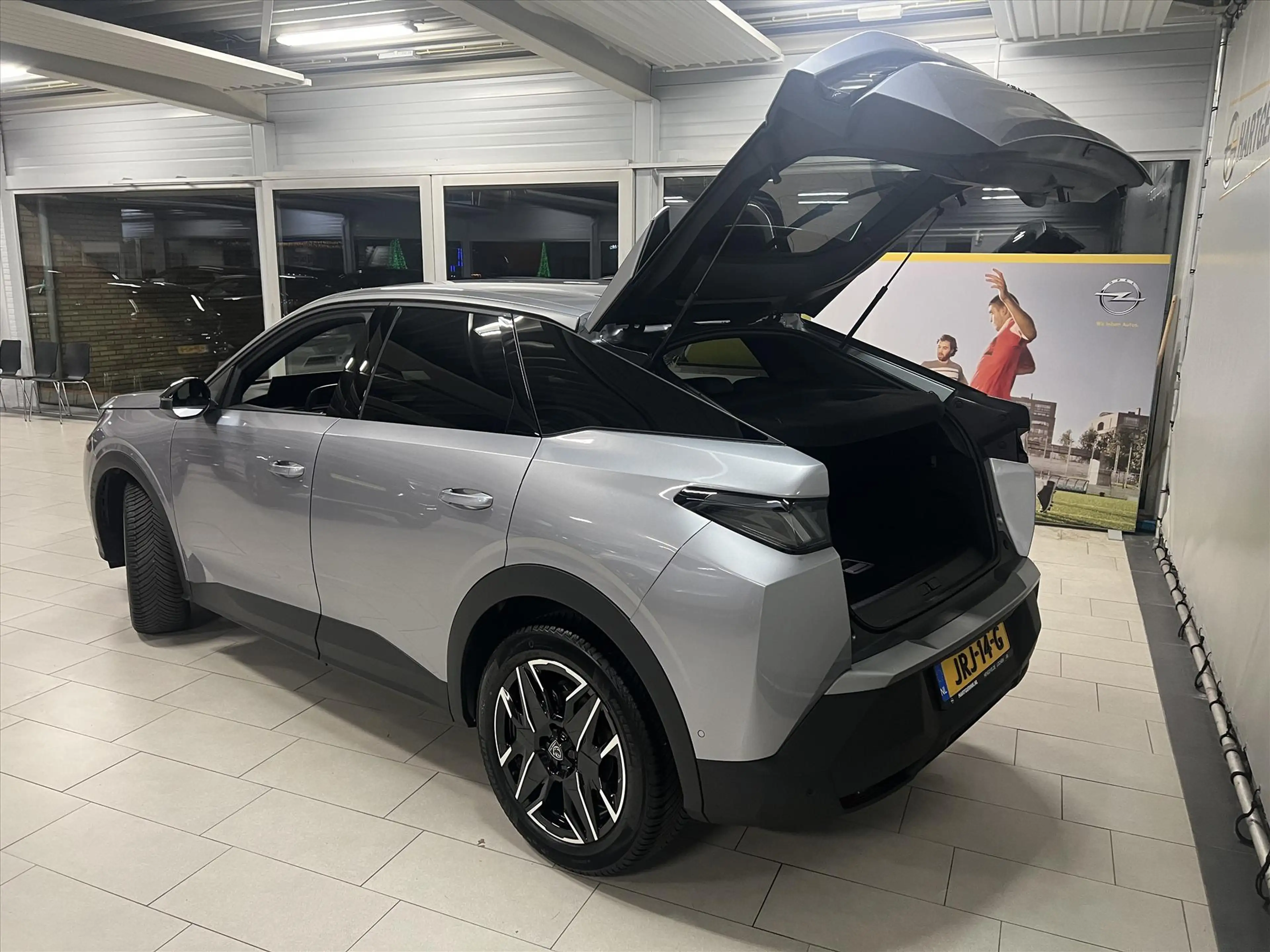 Peugeot 3008 1.2 HYBRID 145pk e-DCS6 Allure — photo 4
