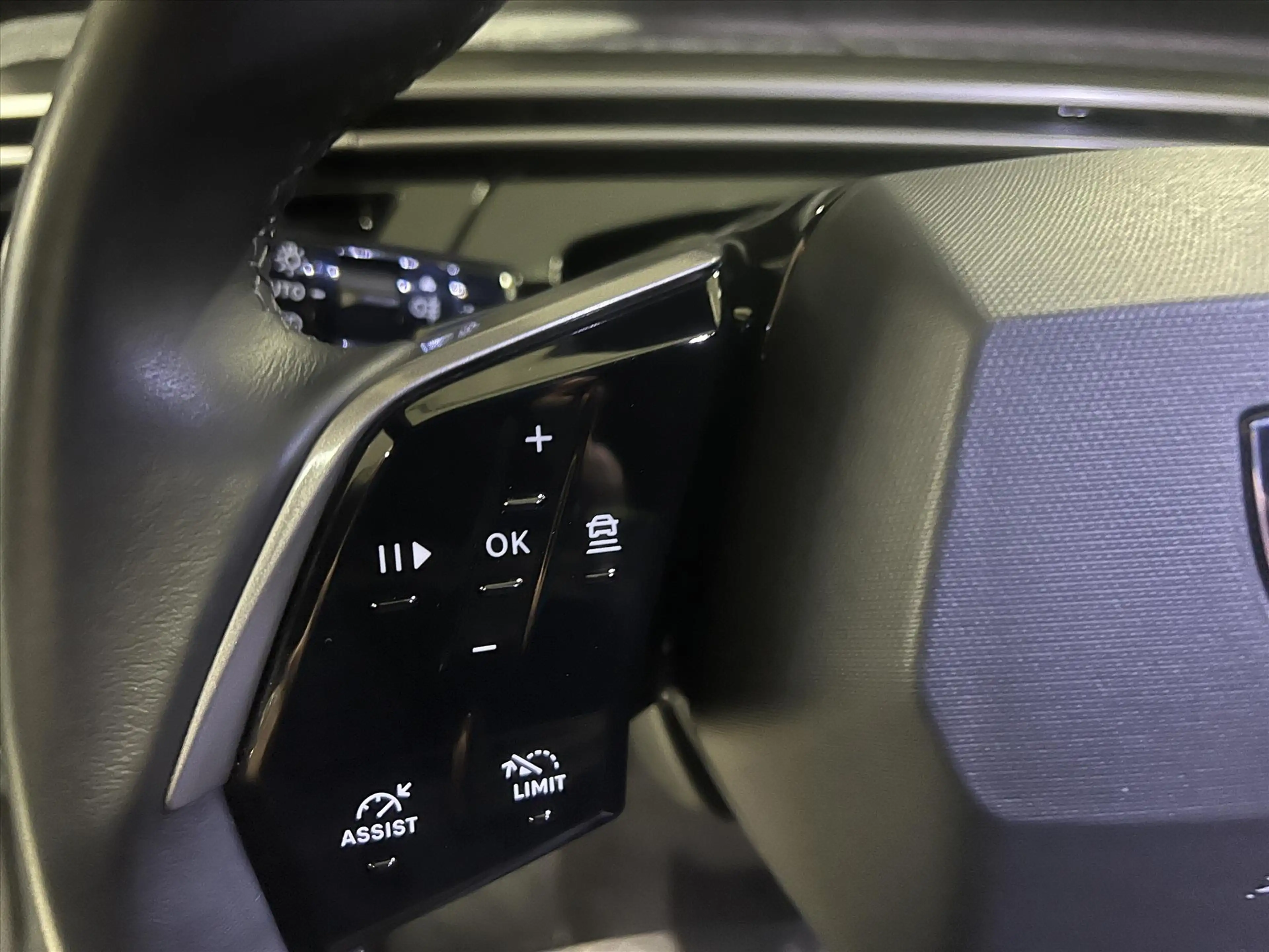 Peugeot 3008 1.2 HYBRID 145pk e-DCS6 Allure — photo 9