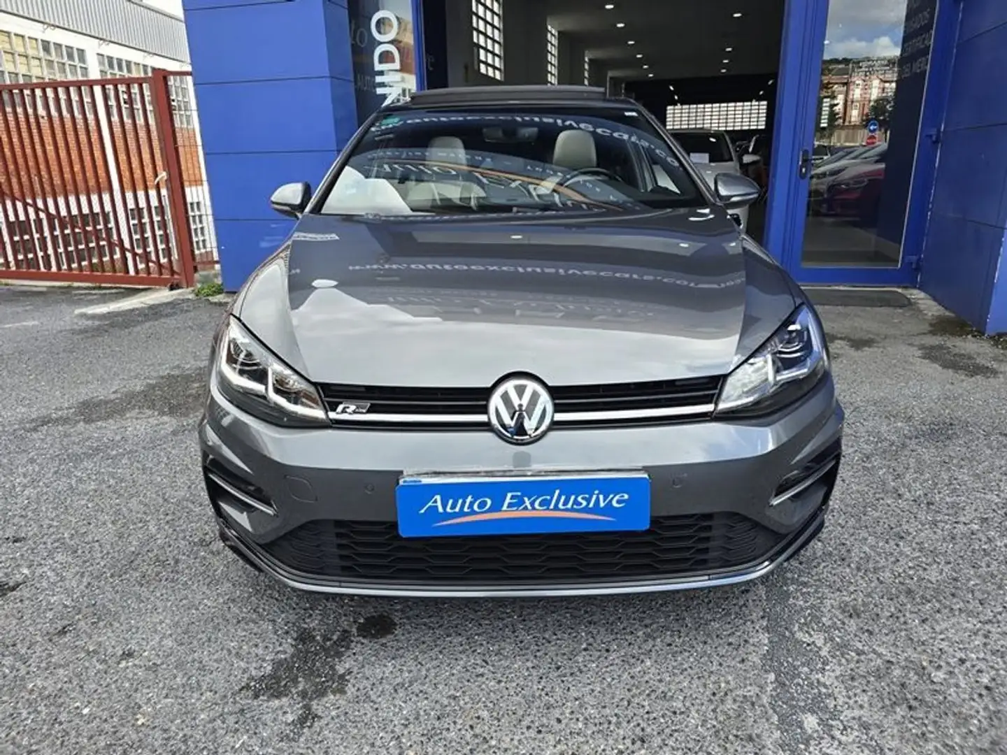 Volkswagen Golf 1.5 eTSI R-Line DSG 110kW Gris - 1