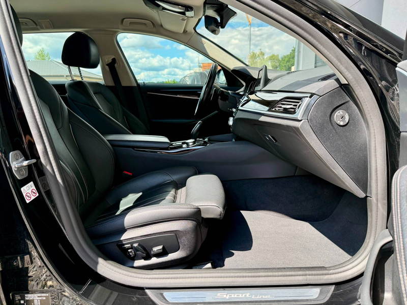 BMW 540 540 d xDrive Sport Line — photo 15