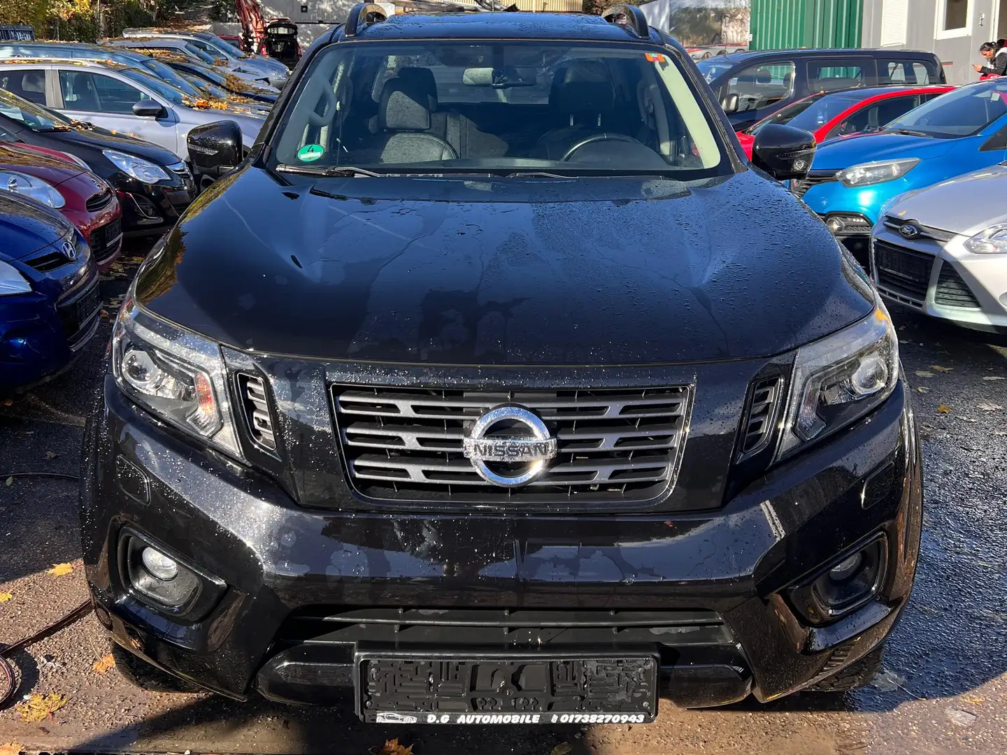 Nissan NP300 Visia King Cab 4x4 Negro - 2