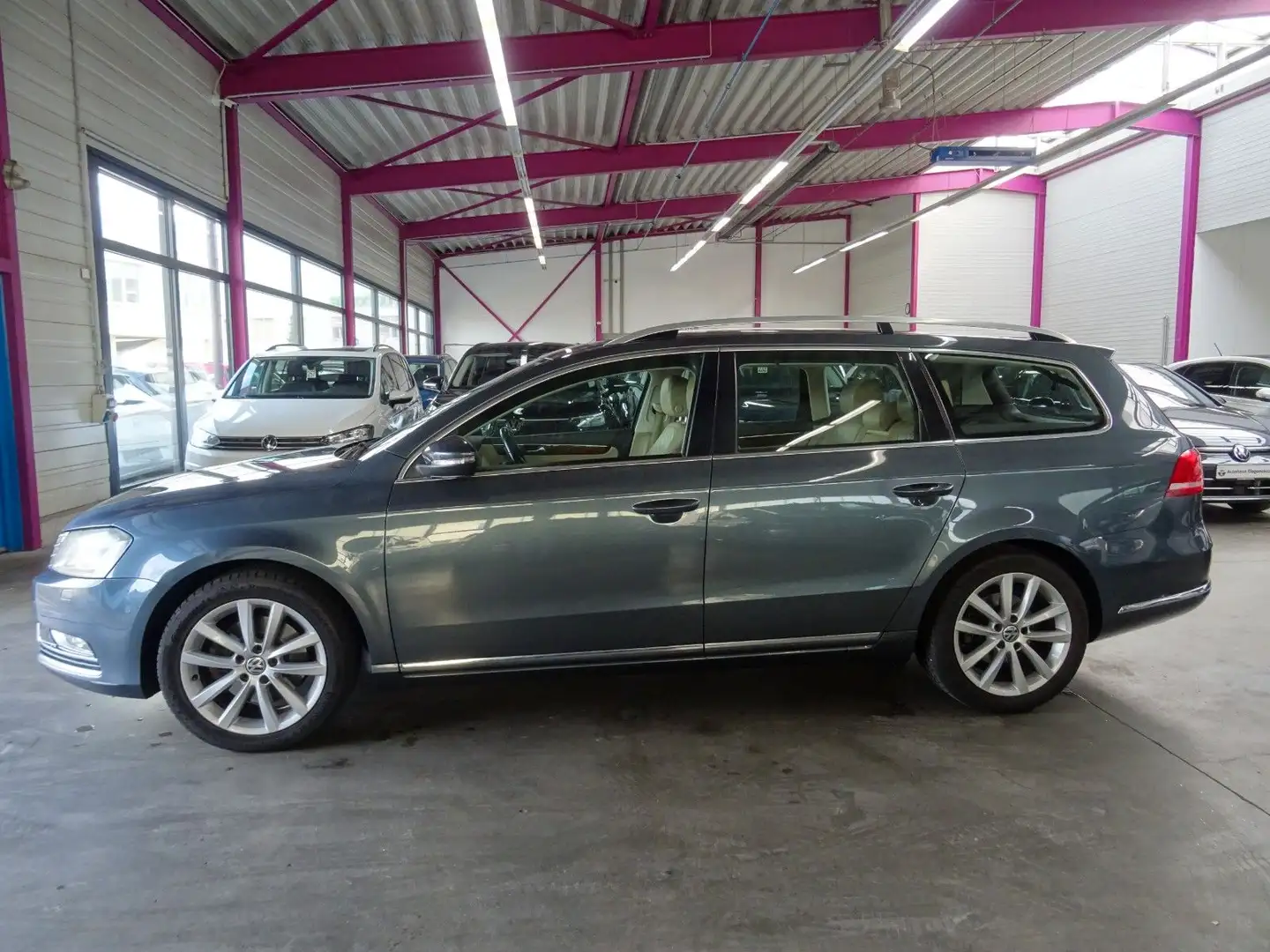 Volkswagen Passat Variant Highline BlueMotion Gris - 2