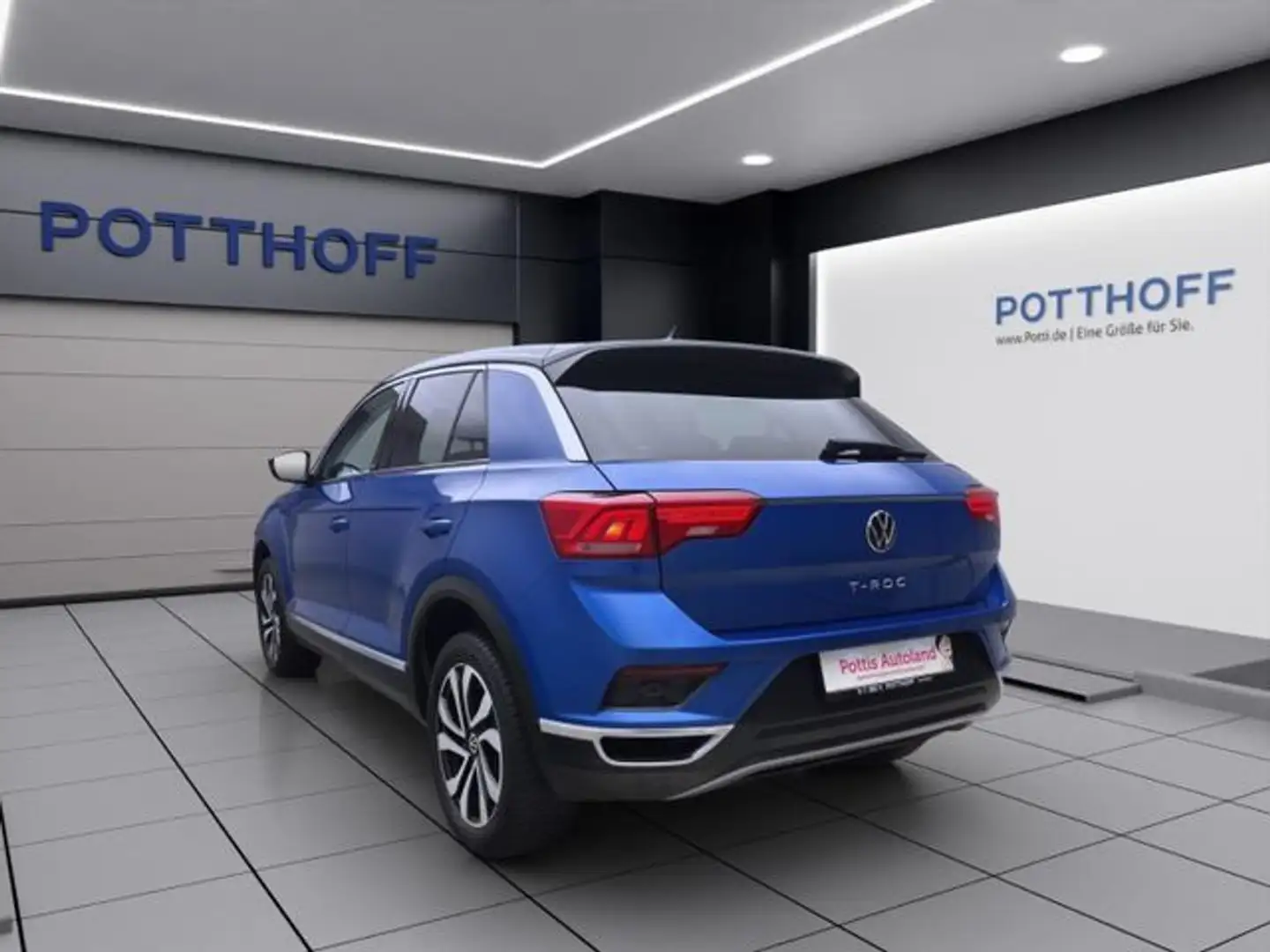 Volkswagen T-Roc 1.5 TSI ACTIVE STDHZG NAVI ACC SHZG Blau - 2