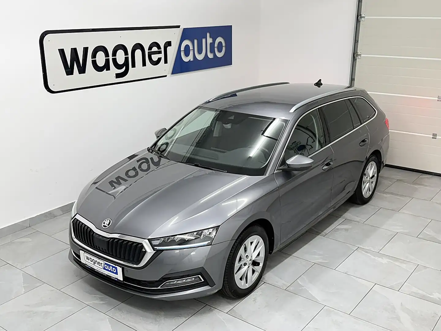 Skoda Octavia Combi 2,0 TDI Style DSG. LED/ACC/Navi/el.AHK/RF... Grau - 2
