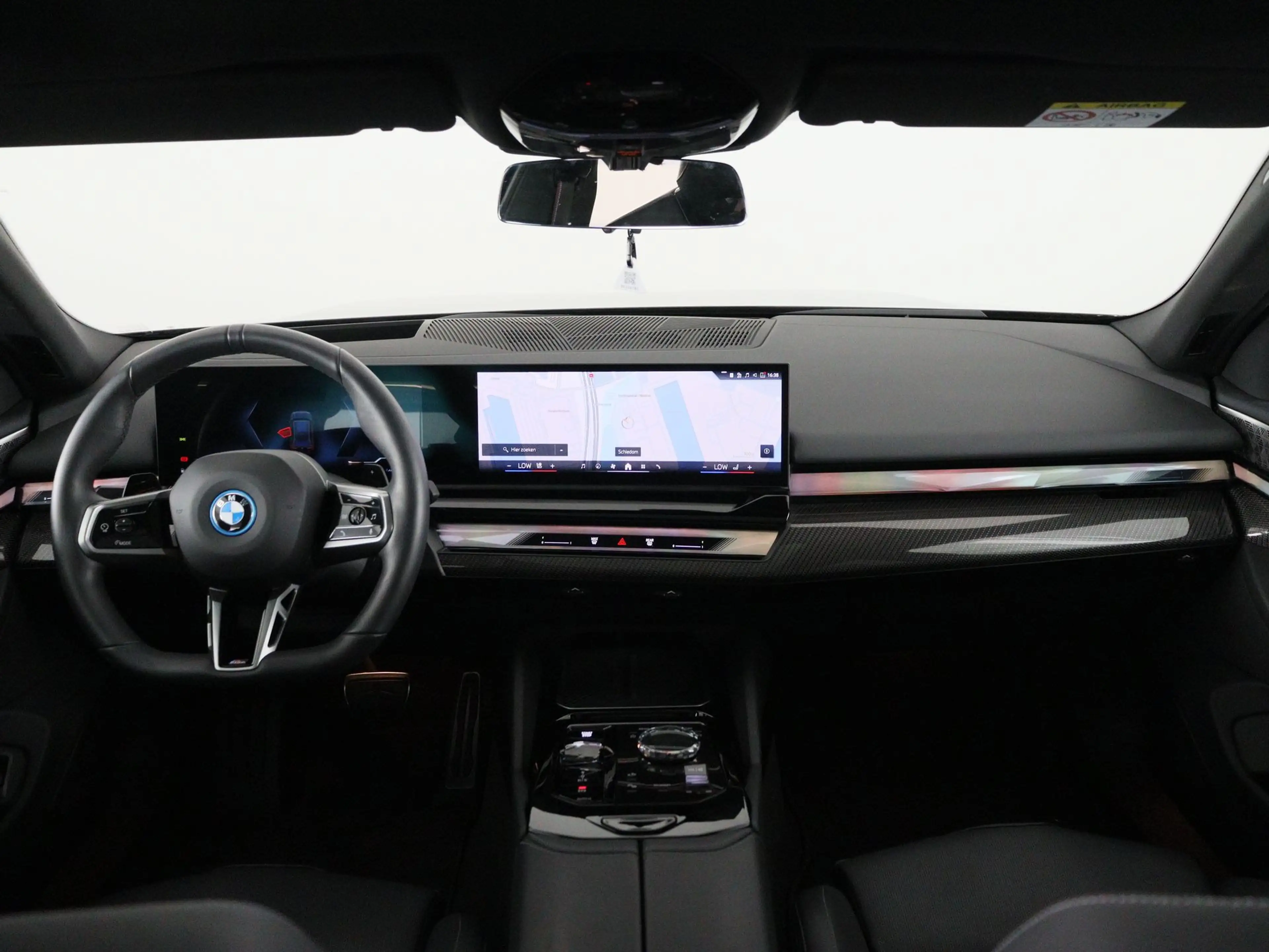 BMW 550 5 Serie Touring 550e xDrive — photo 15