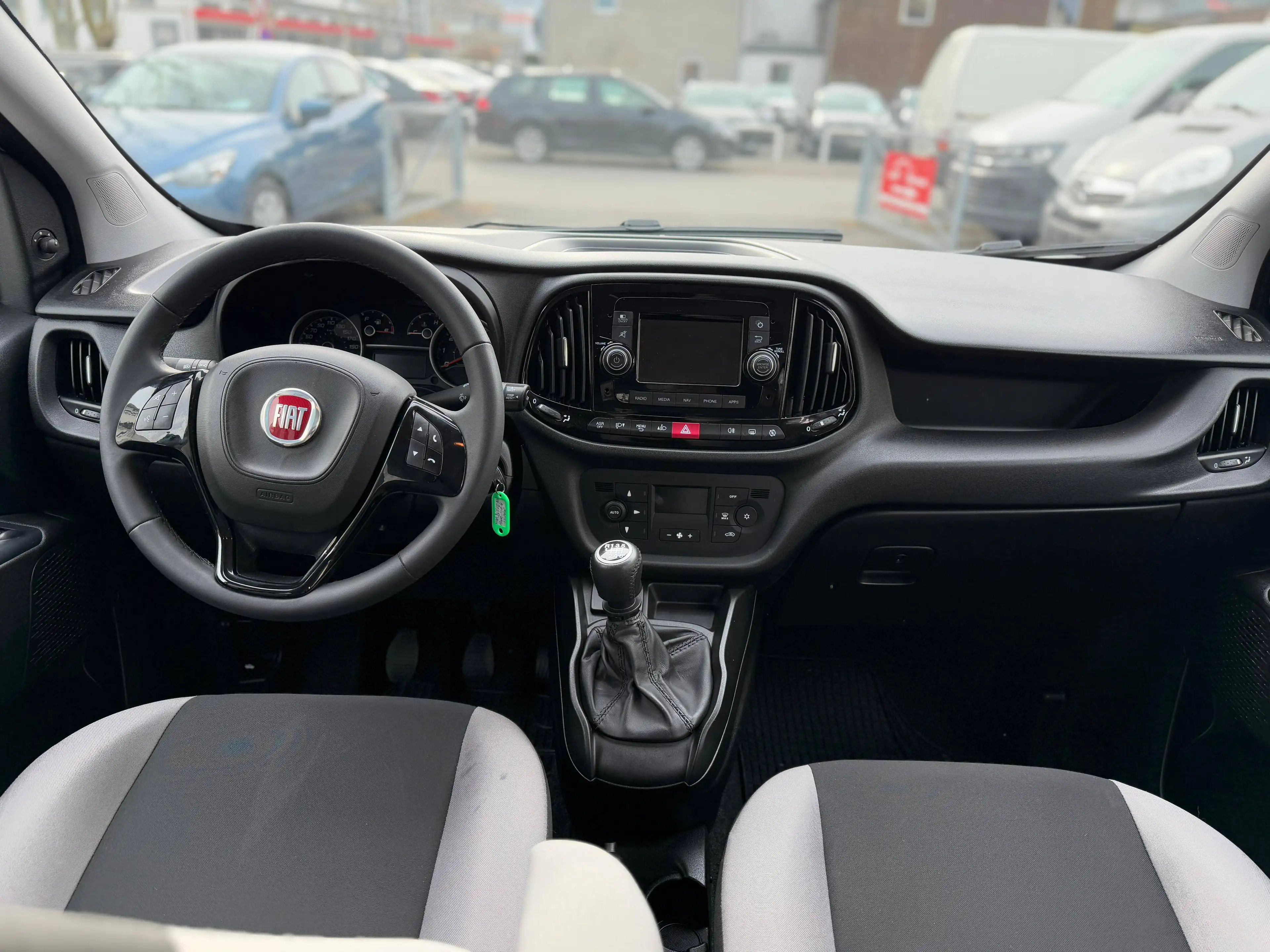 Fiat Doblo MAXI FamilyVan Diesel | TÜV NEU | 1.Besitz | Navi | Anhängerk. — photo 8