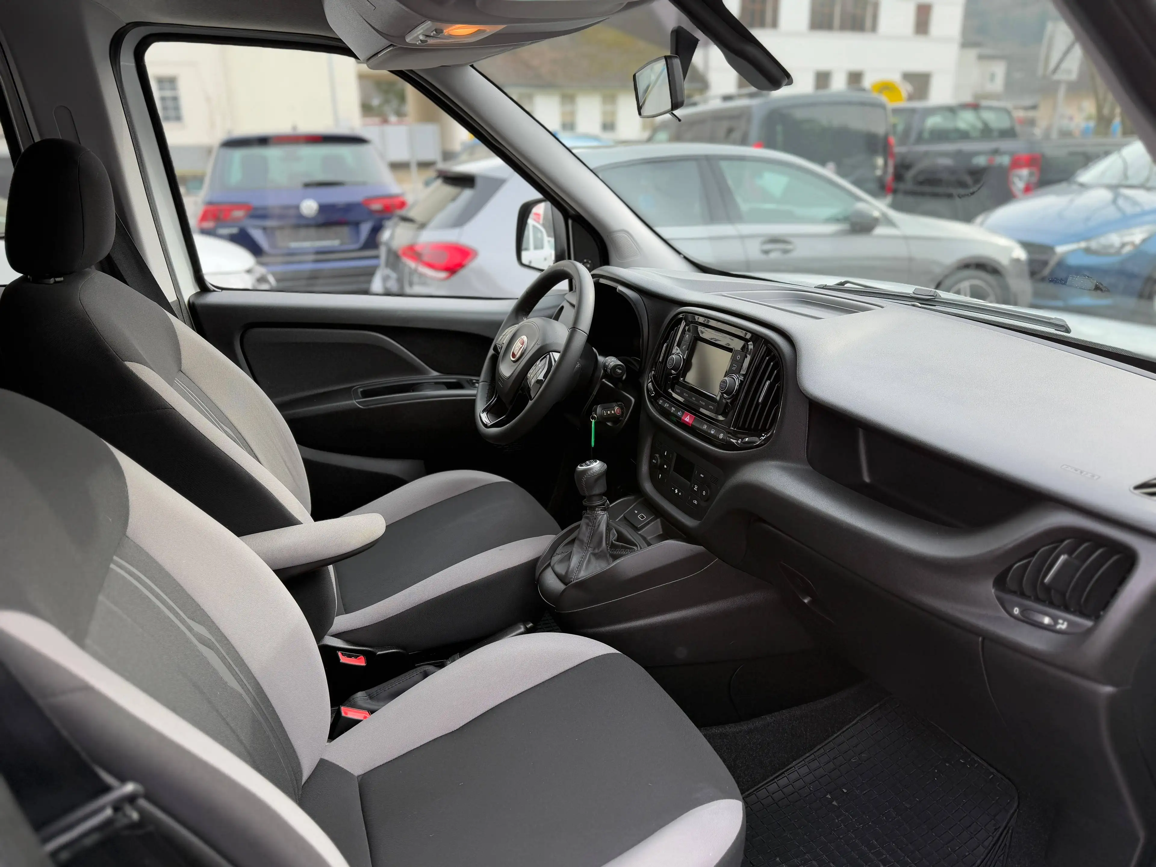 Fiat Doblo MAXI FamilyVan Diesel | TÜV NEU | 1.Besitz | Navi | Anhängerk. — photo 9