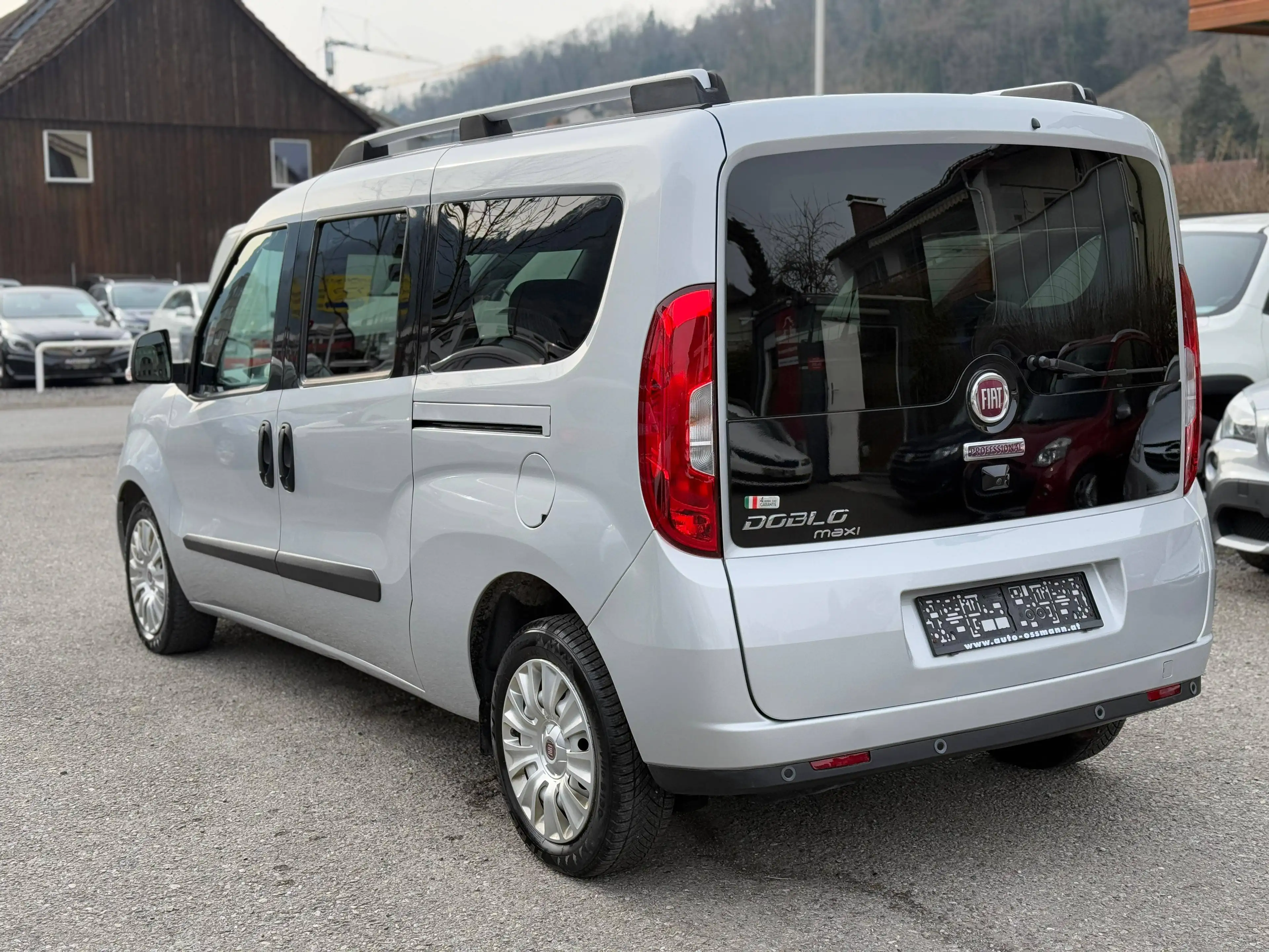 Fiat Doblo MAXI FamilyVan Diesel | TÜV NEU | 1.Besitz | Navi | Anhängerk. — photo 4