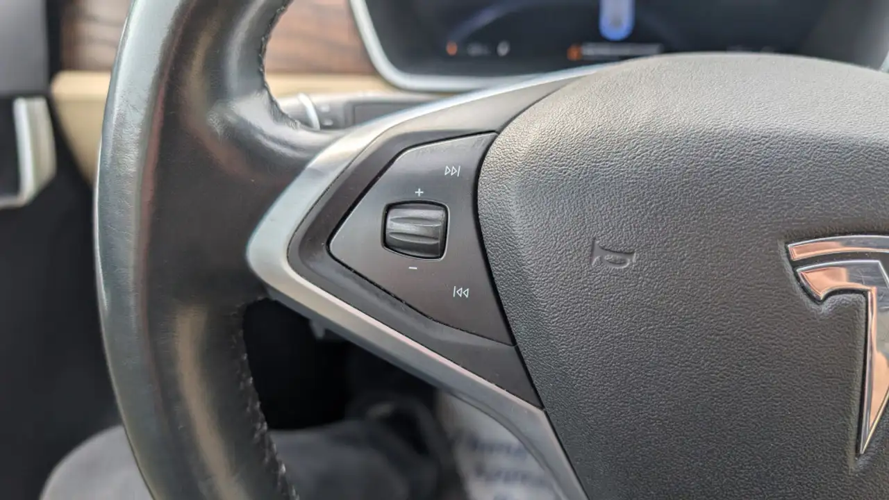 Tesla Model S снимка Tesla Model S