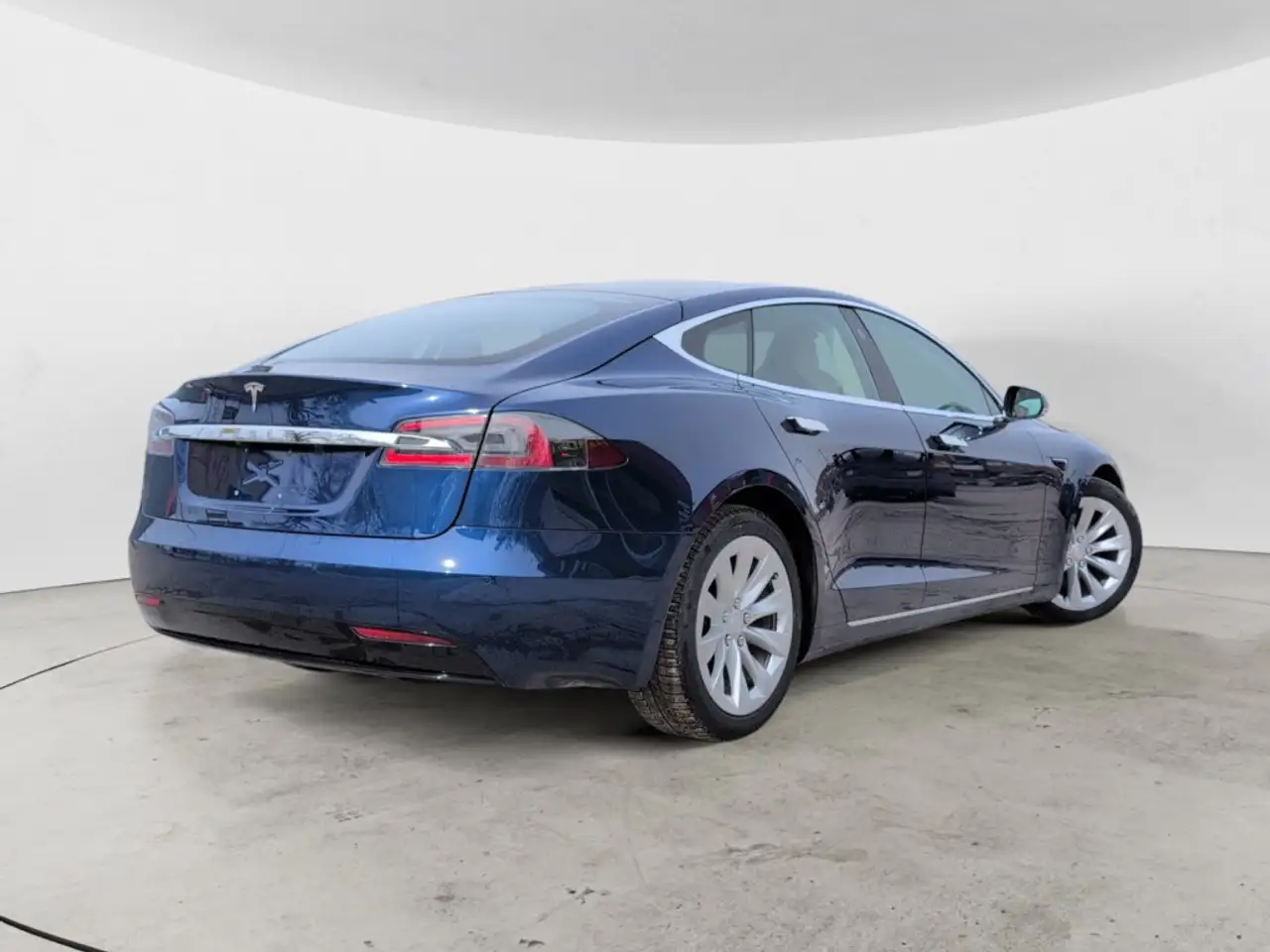 Tesla Model S снимка Tesla Model S