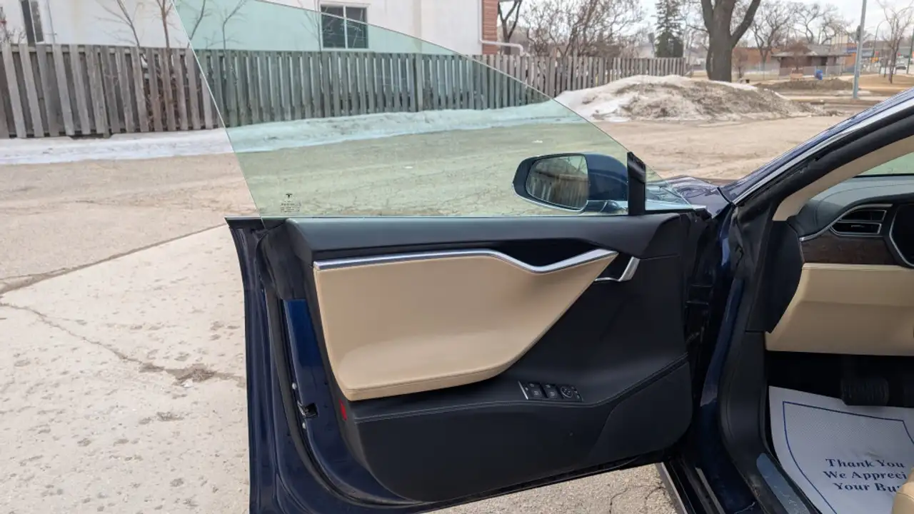 Tesla Model S снимка Tesla Model S