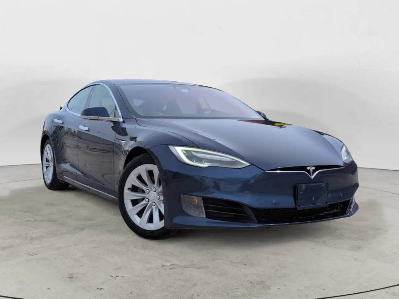 Tesla Model S снимка Tesla Model S