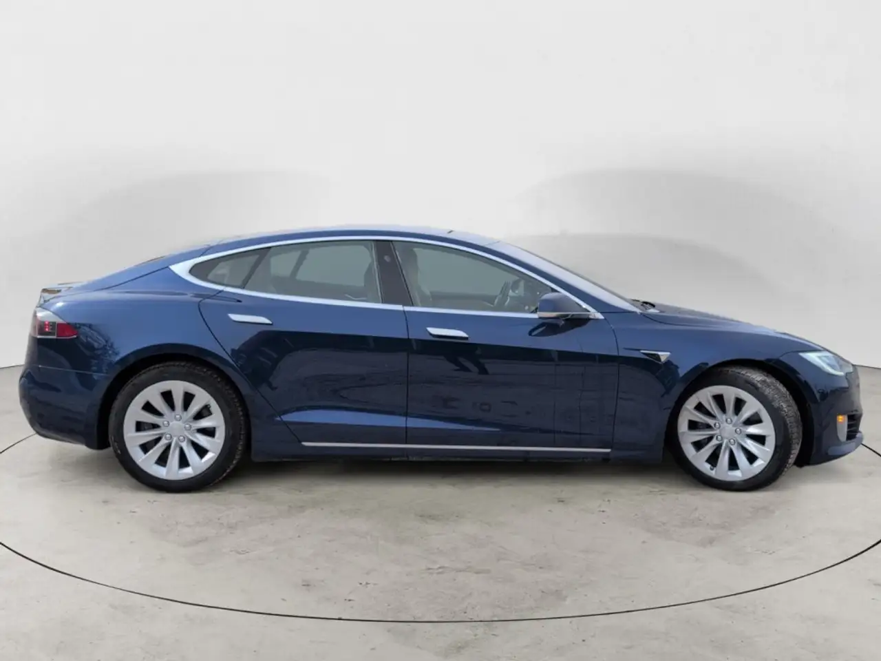 Tesla Model S снимка Tesla Model S