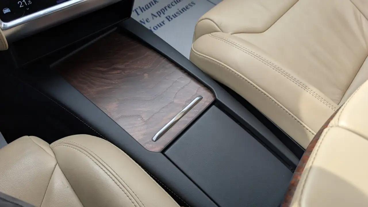 Tesla Model S снимка Tesla Model S