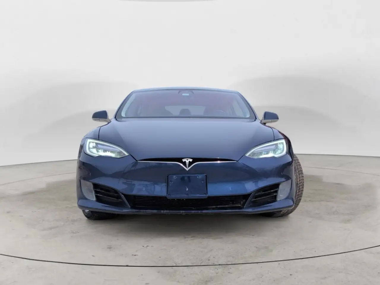 Tesla Model S снимка Tesla Model S